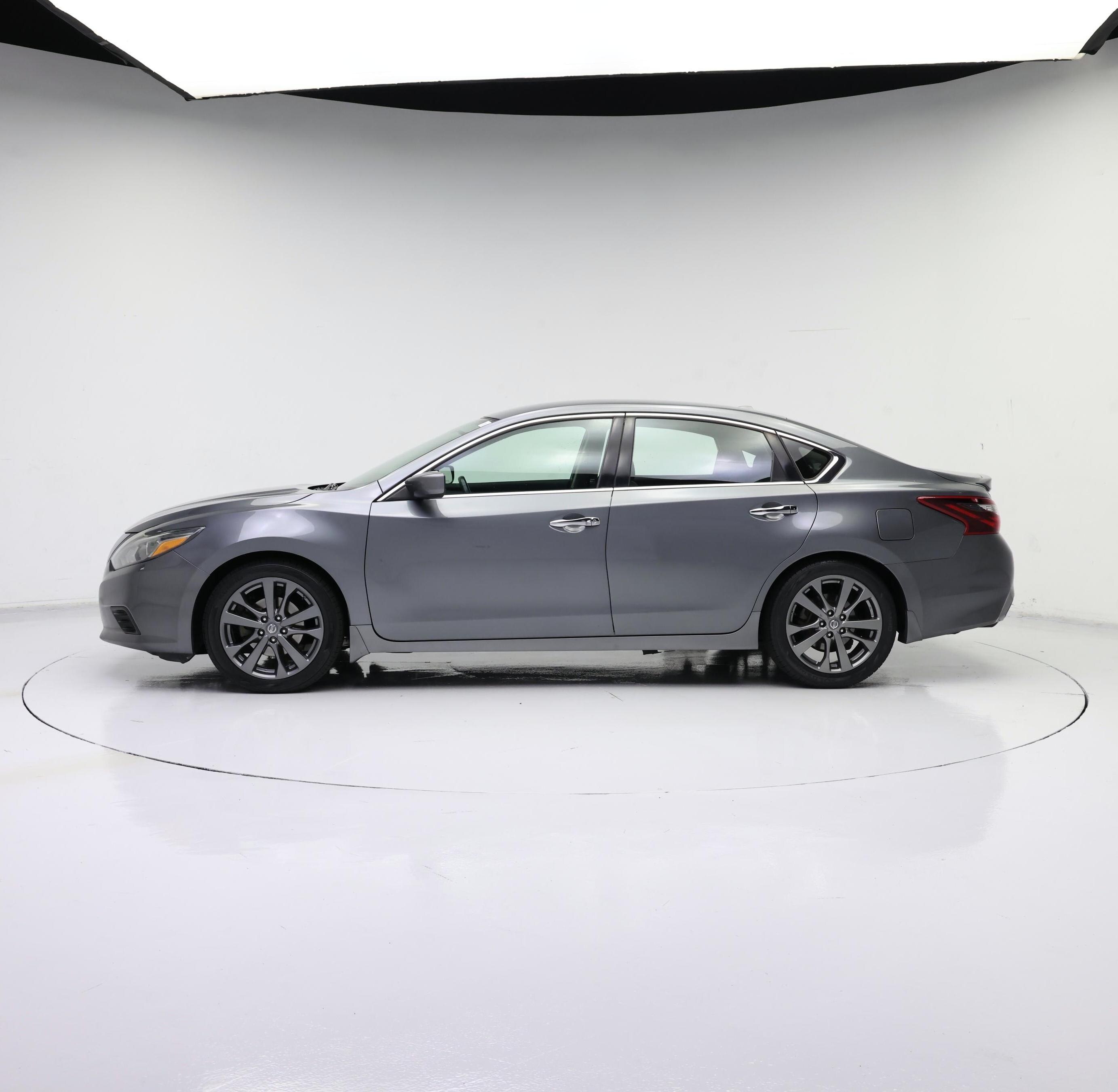 Thumbnail: 2018 Nissan Altima - 3