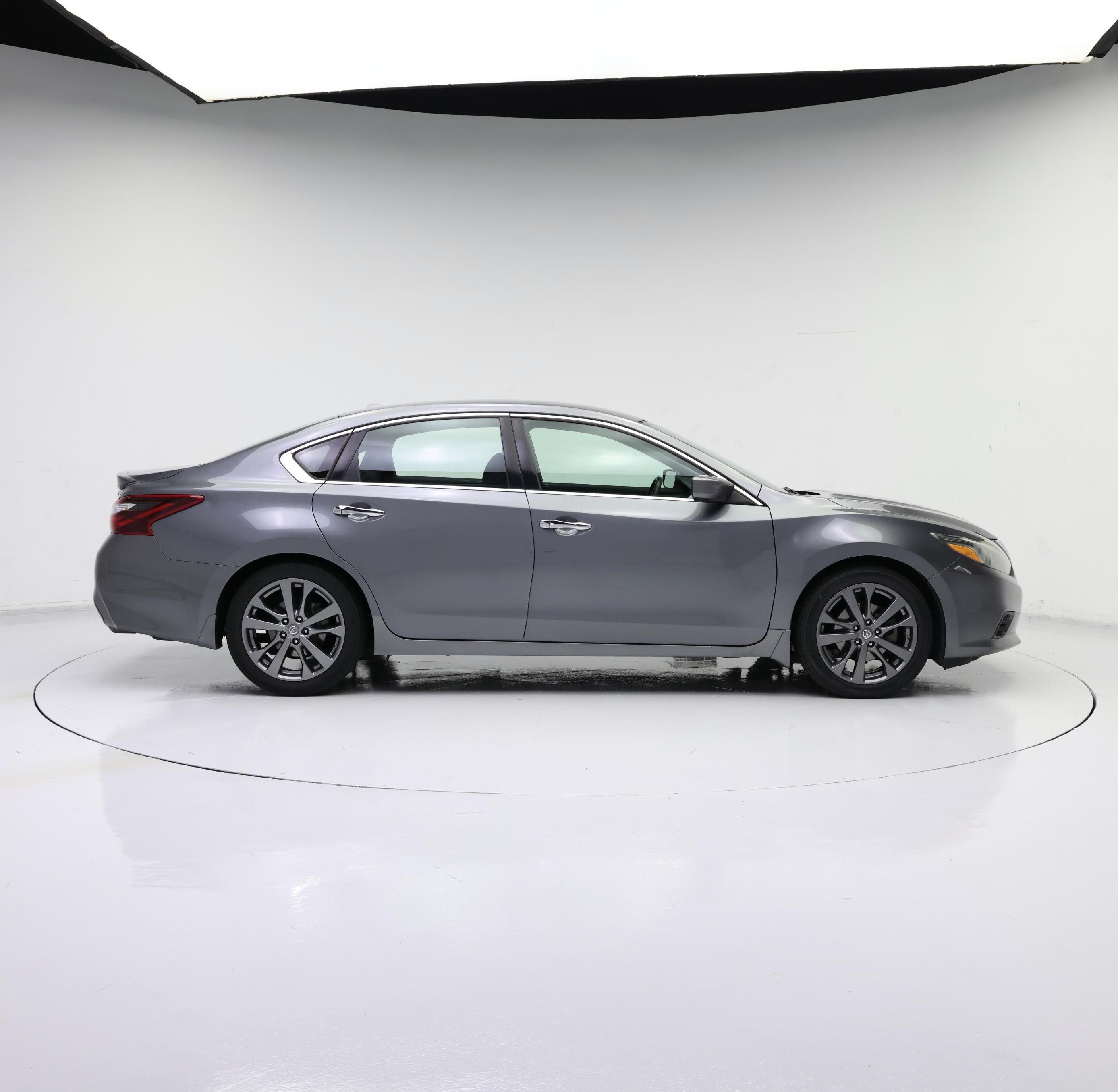 Thumbnail: 2018 Nissan Altima - 7