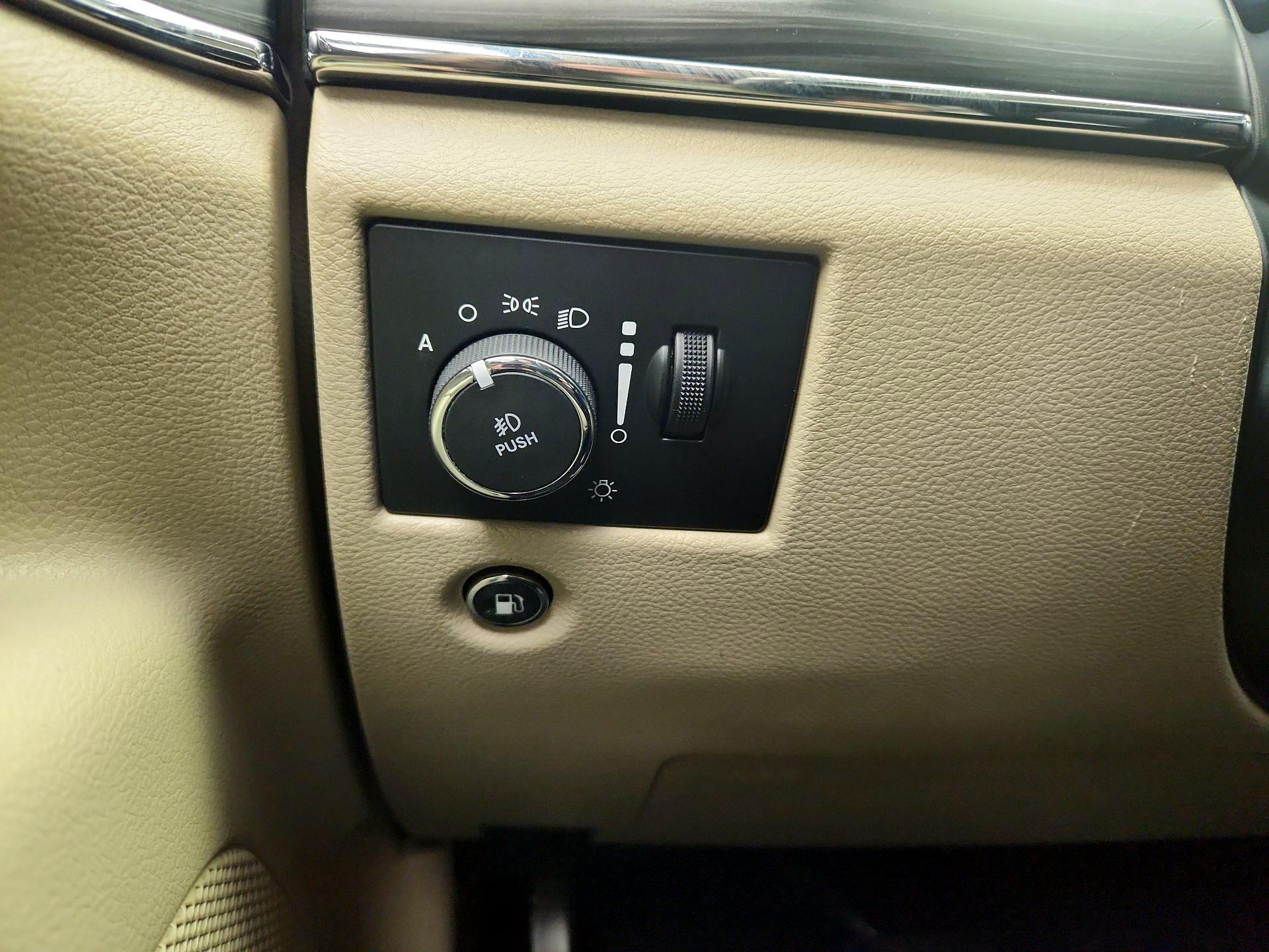 Thumbnail: 2019 Jeep Grand Cherokee - 13