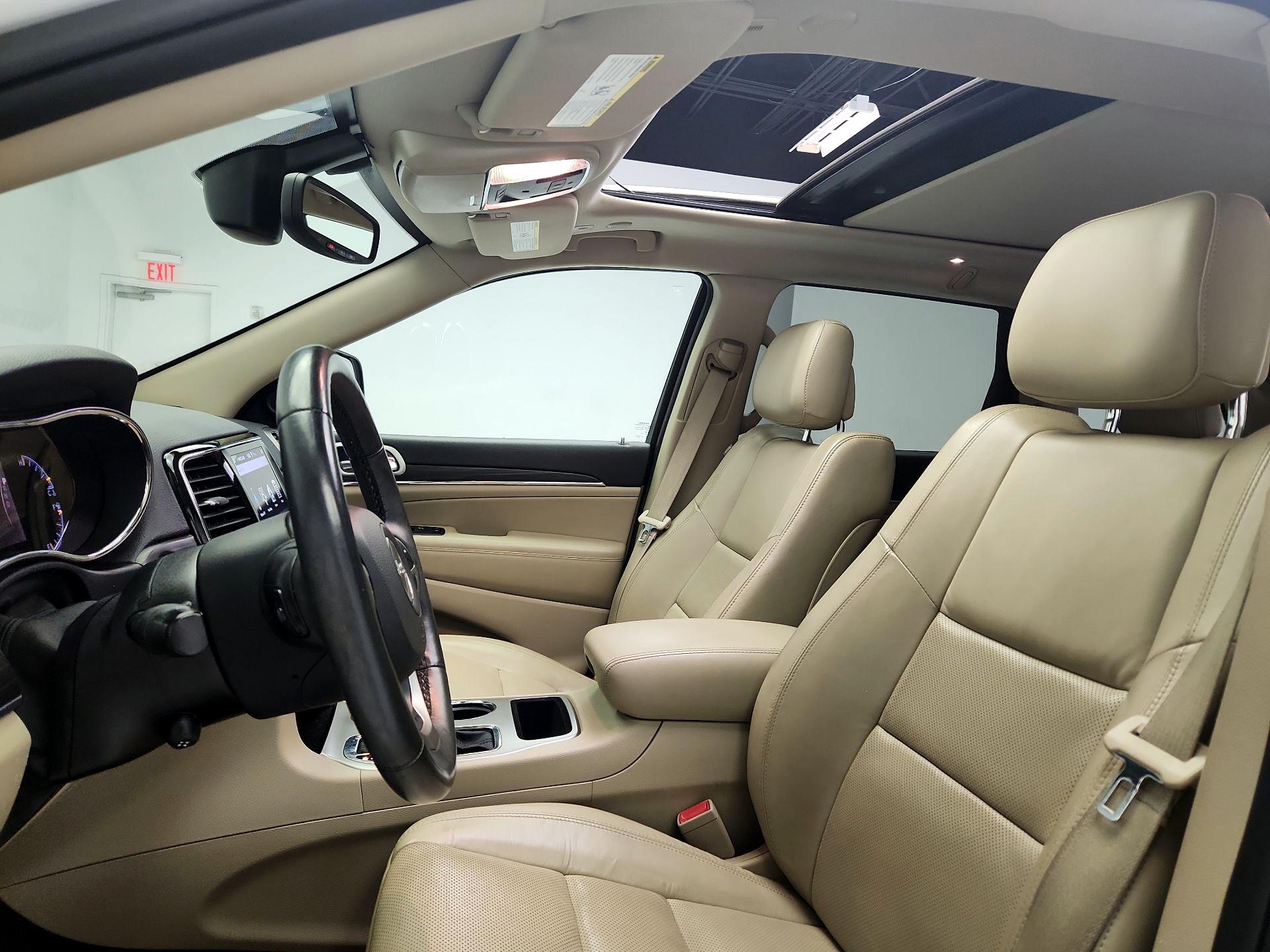 Thumbnail: 2019 Jeep Grand Cherokee - 20