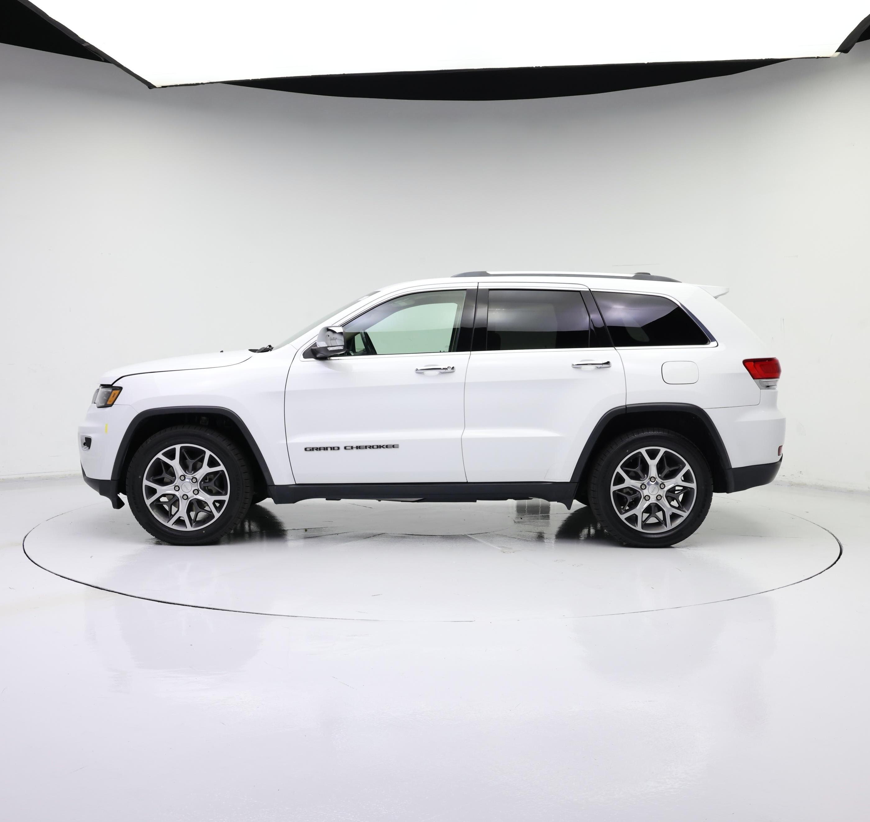 Thumbnail: 2019 Jeep Grand Cherokee - 3