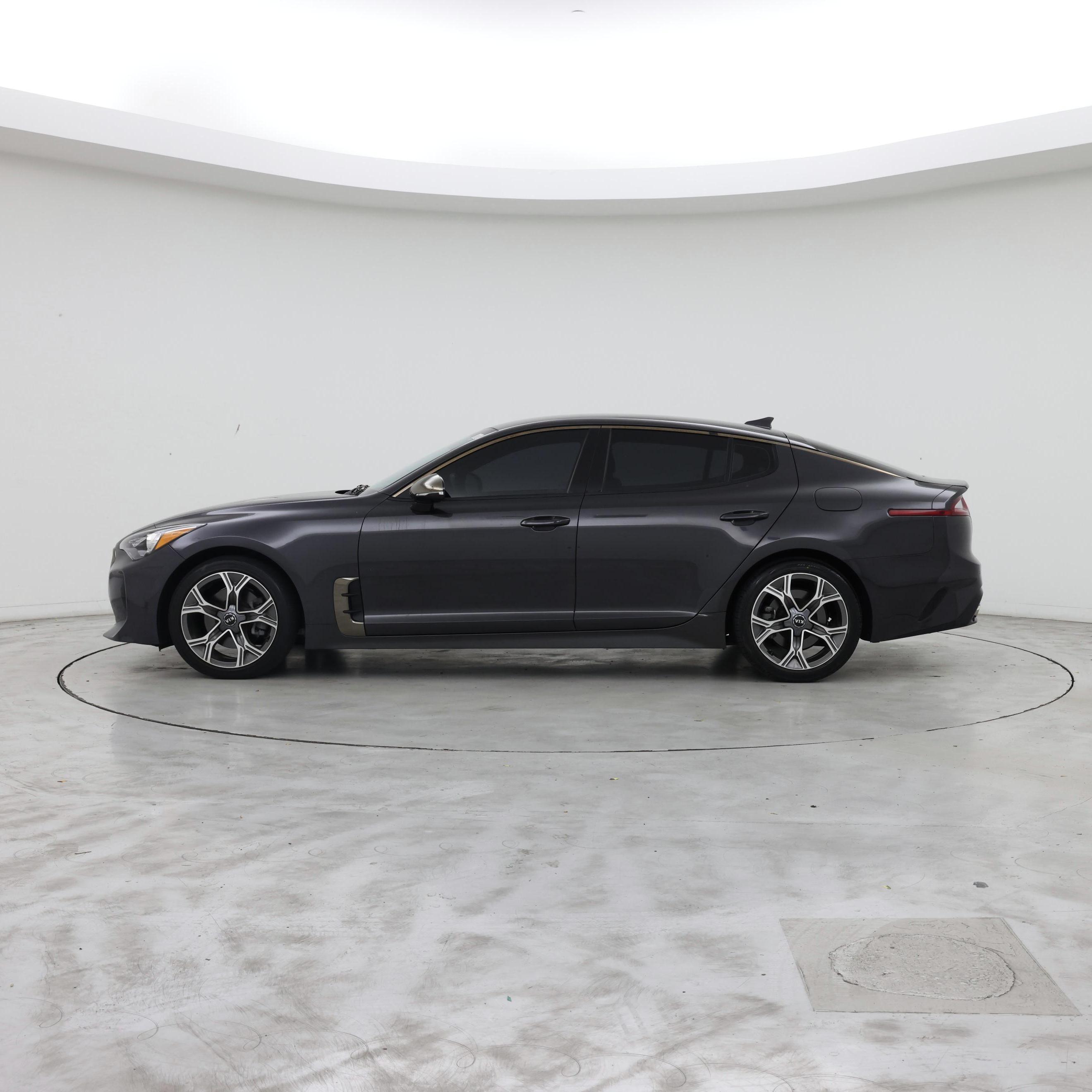 Thumbnail: 2021 Kia Stinger - 3