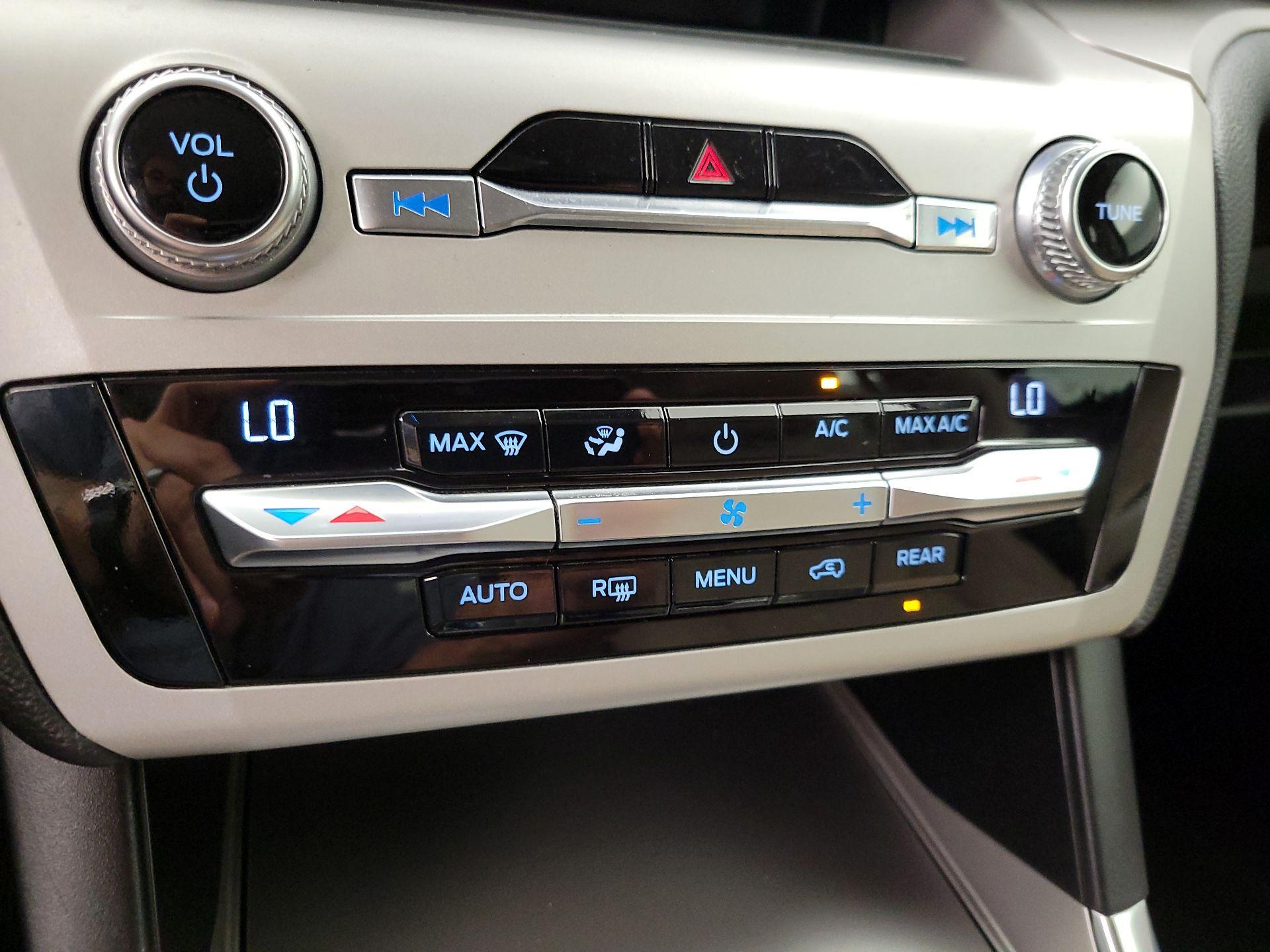 Thumbnail: 2020 Ford Explorer - 16