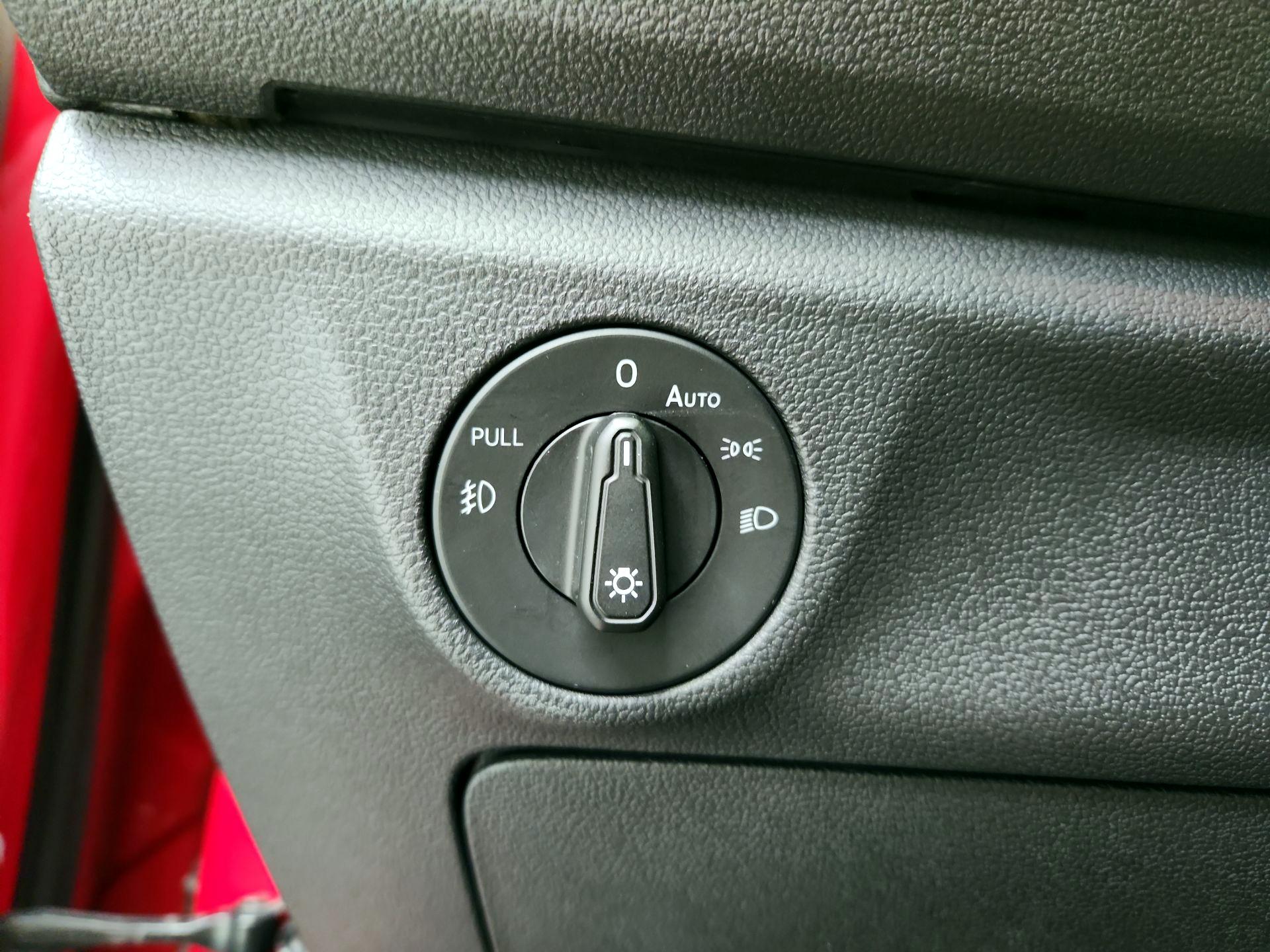 Thumbnail: 2019 Volkswagen Jetta - 13