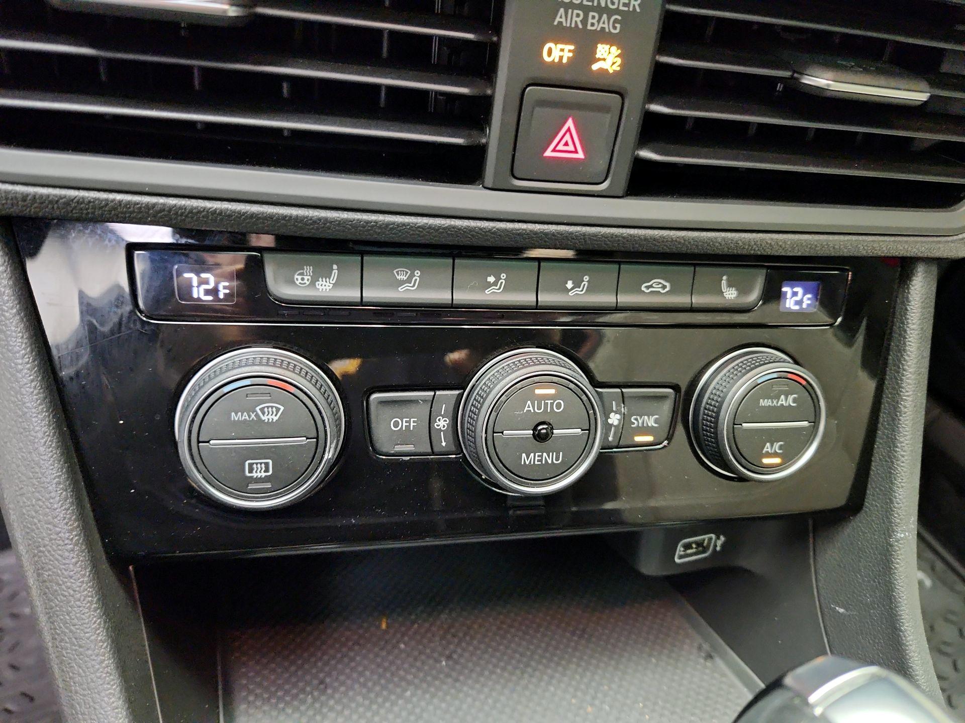 Thumbnail: 2019 Volkswagen Jetta - 16