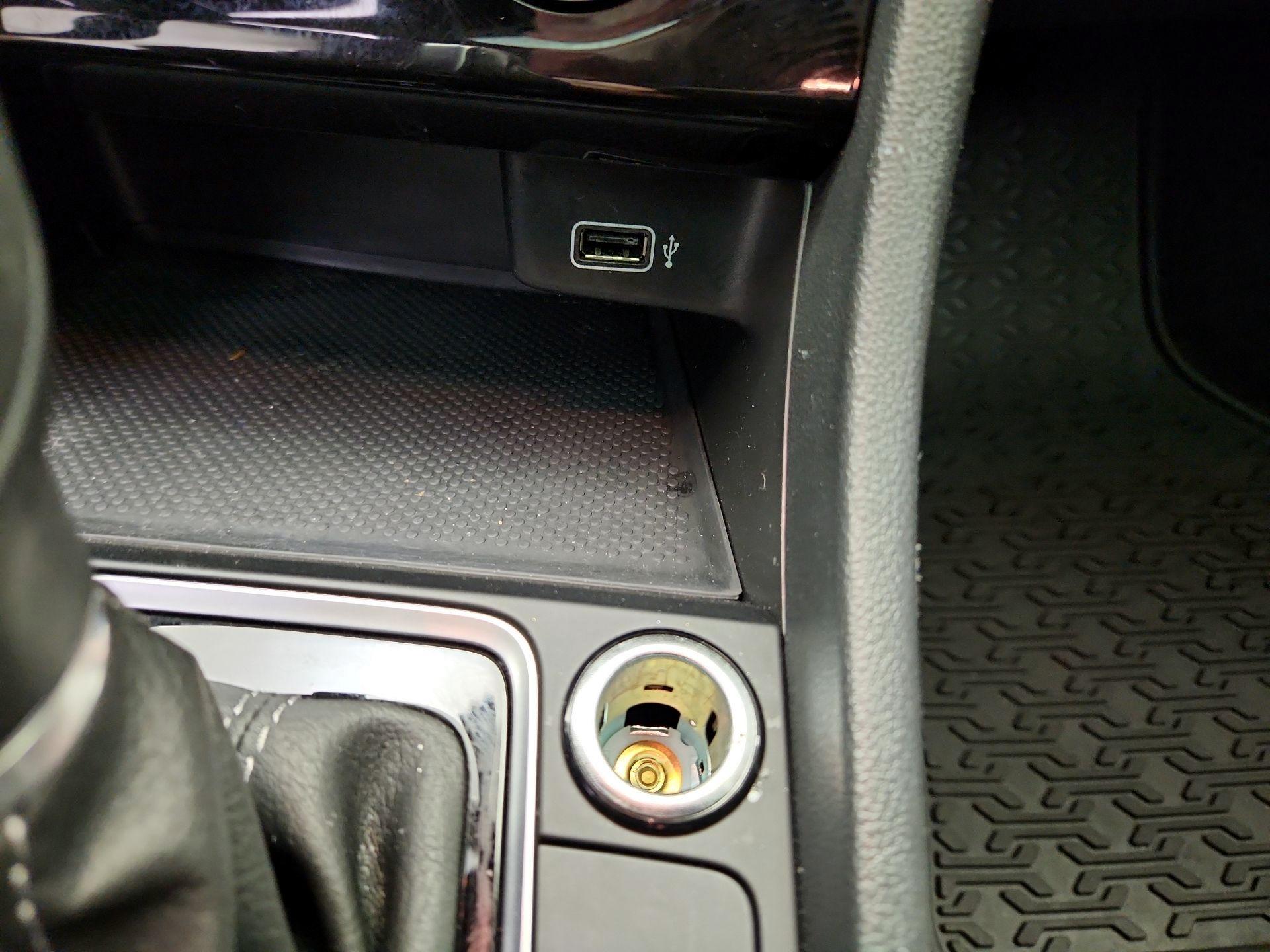 Thumbnail: 2019 Volkswagen Jetta - 18