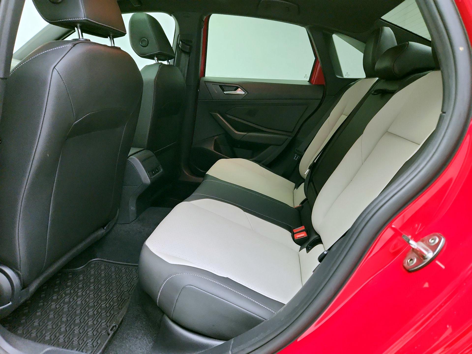 Thumbnail: 2019 Volkswagen Jetta - 20