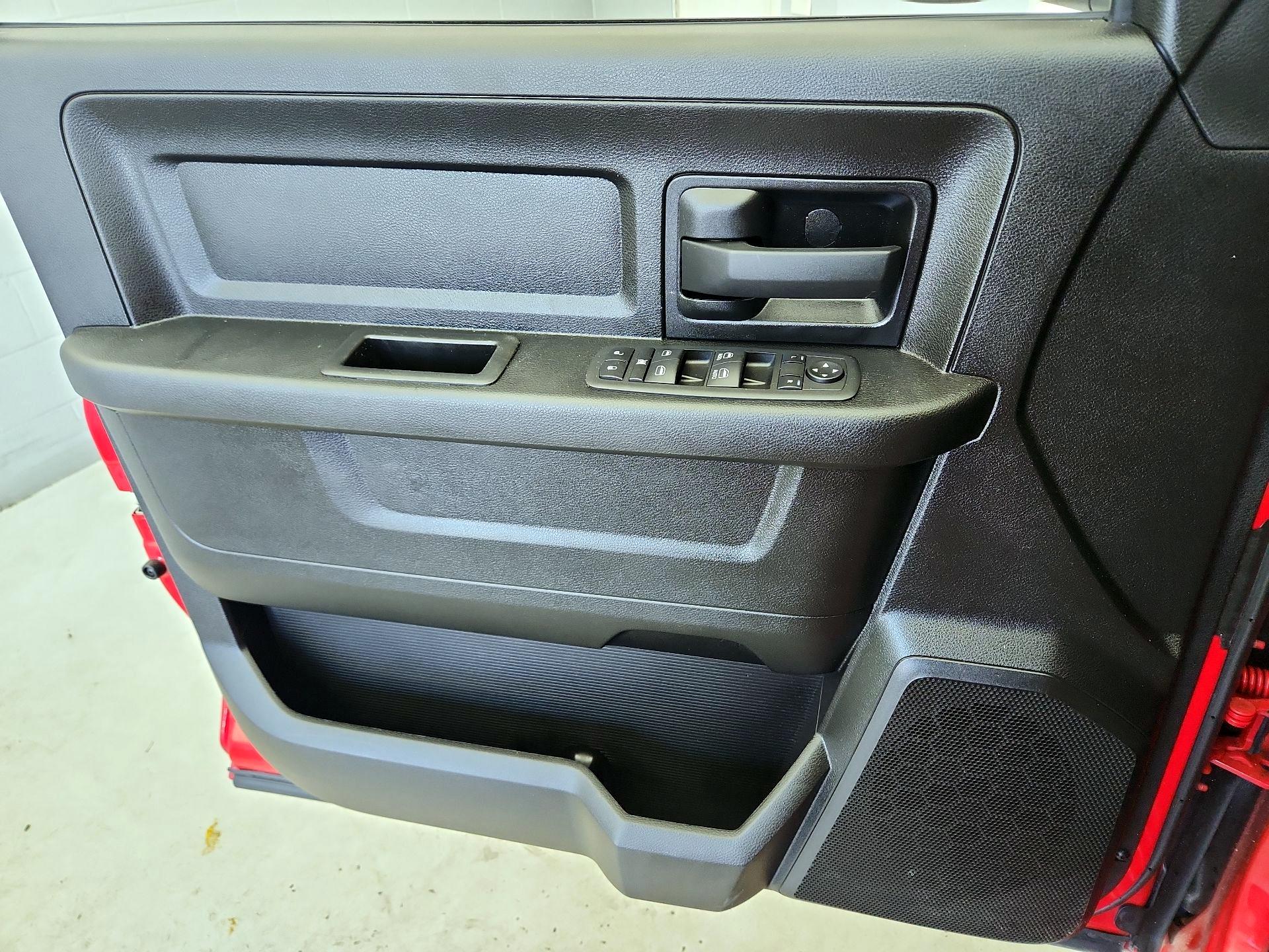 Thumbnail: 2023 RAM 1500 Classic - 12