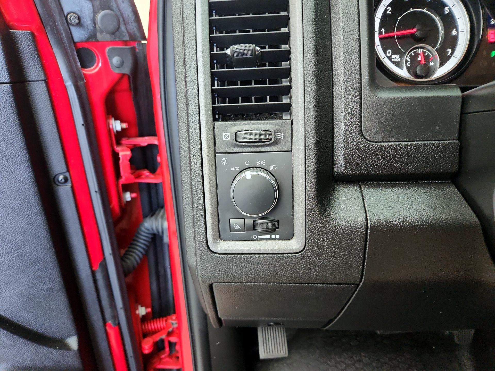 Thumbnail: 2023 RAM 1500 Classic - 13