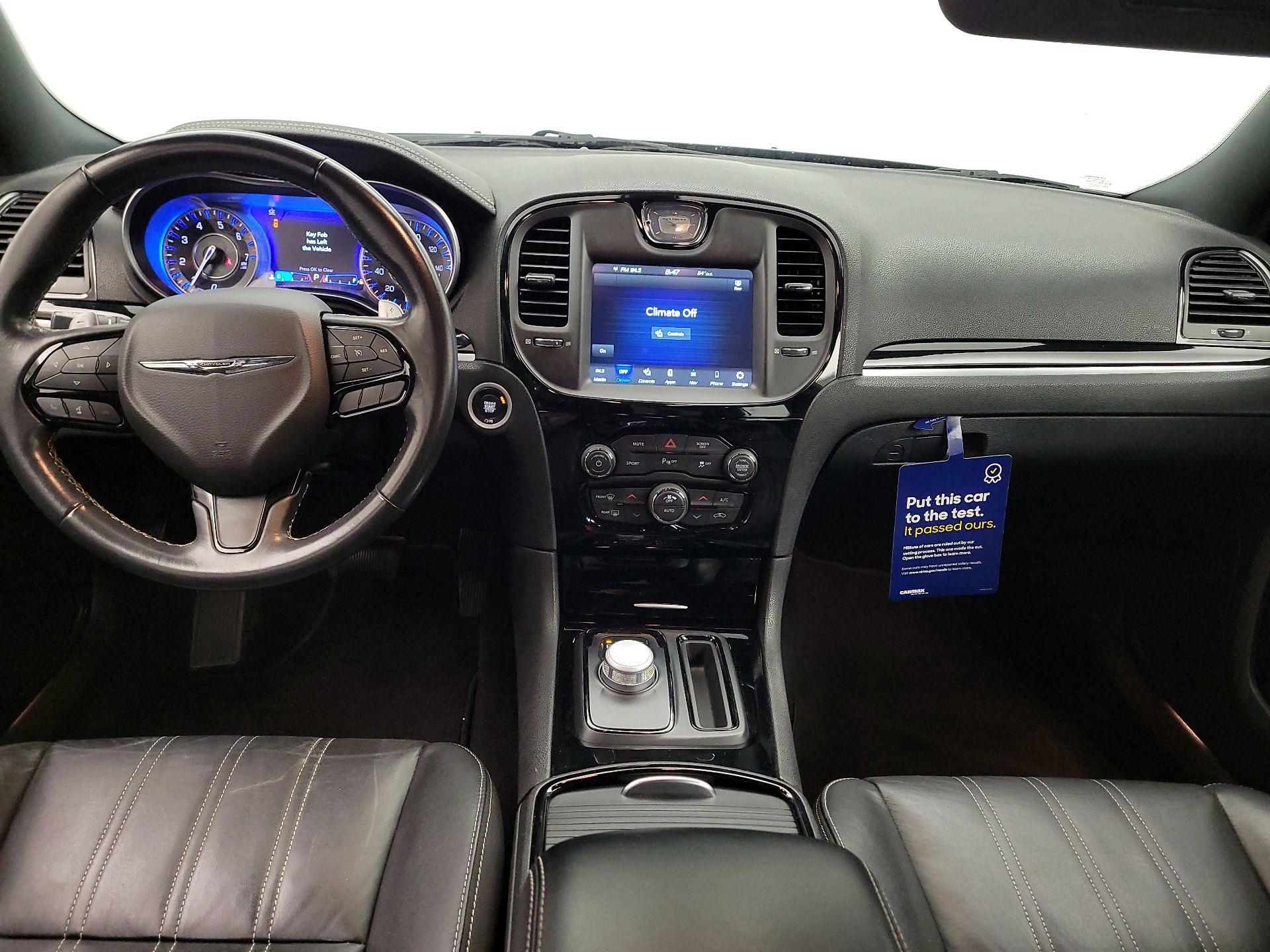 Thumbnail: 2022 Chrysler 300 - 9