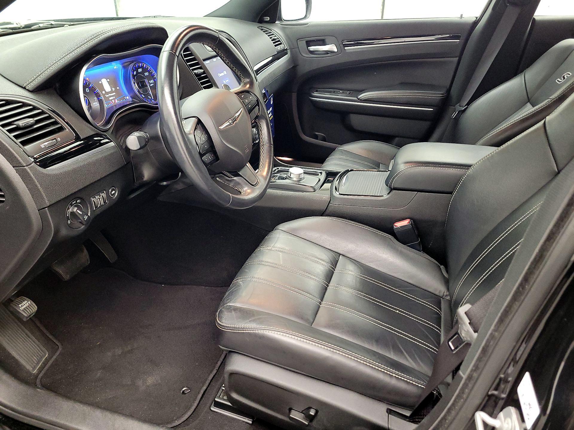 Thumbnail: 2022 Chrysler 300 - 11