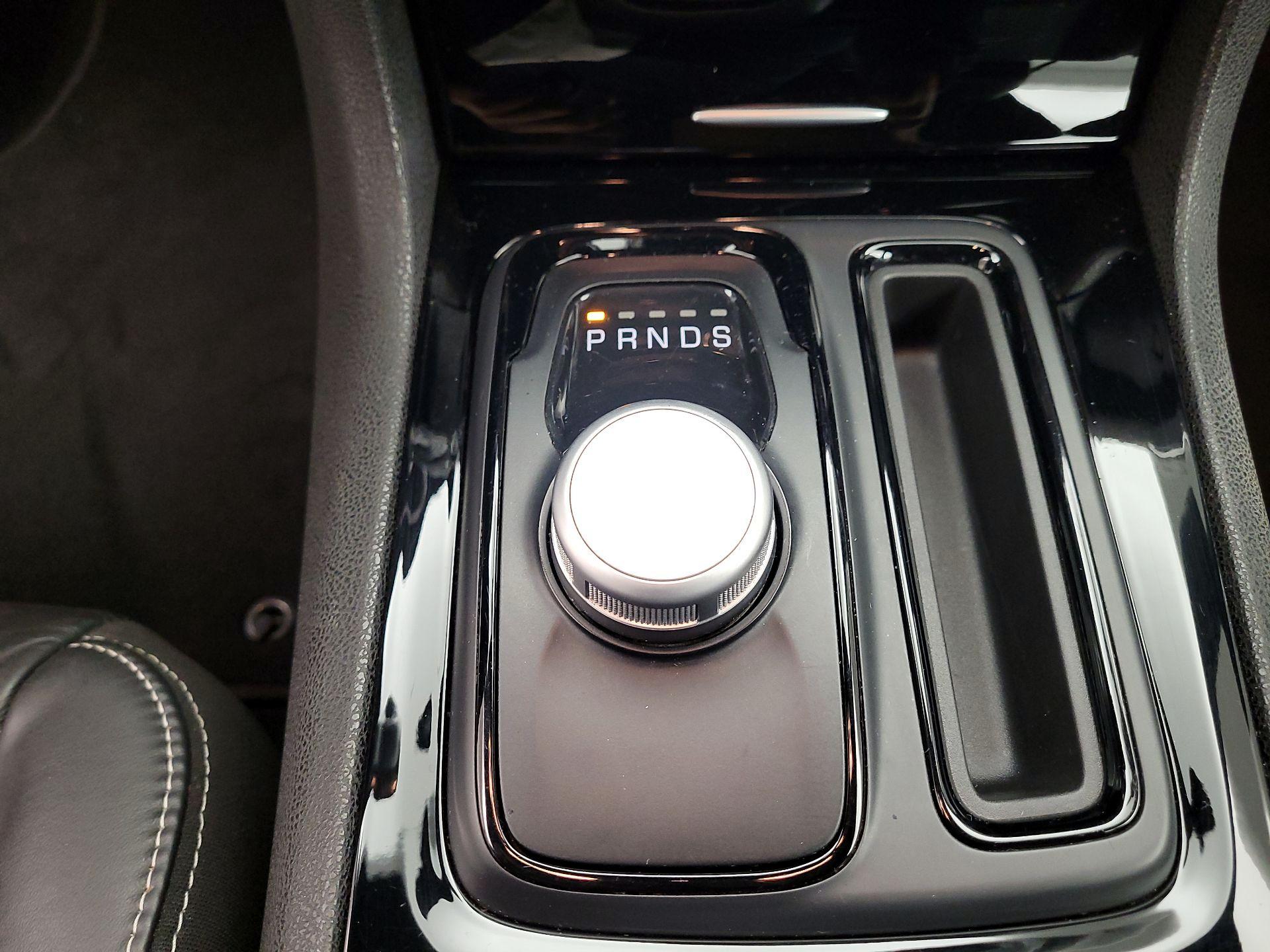 Thumbnail: 2022 Chrysler 300 - 15