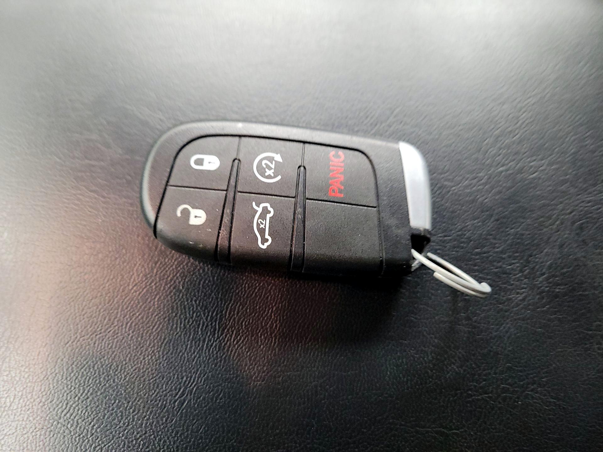 Thumbnail: 2022 Chrysler 300 - 18