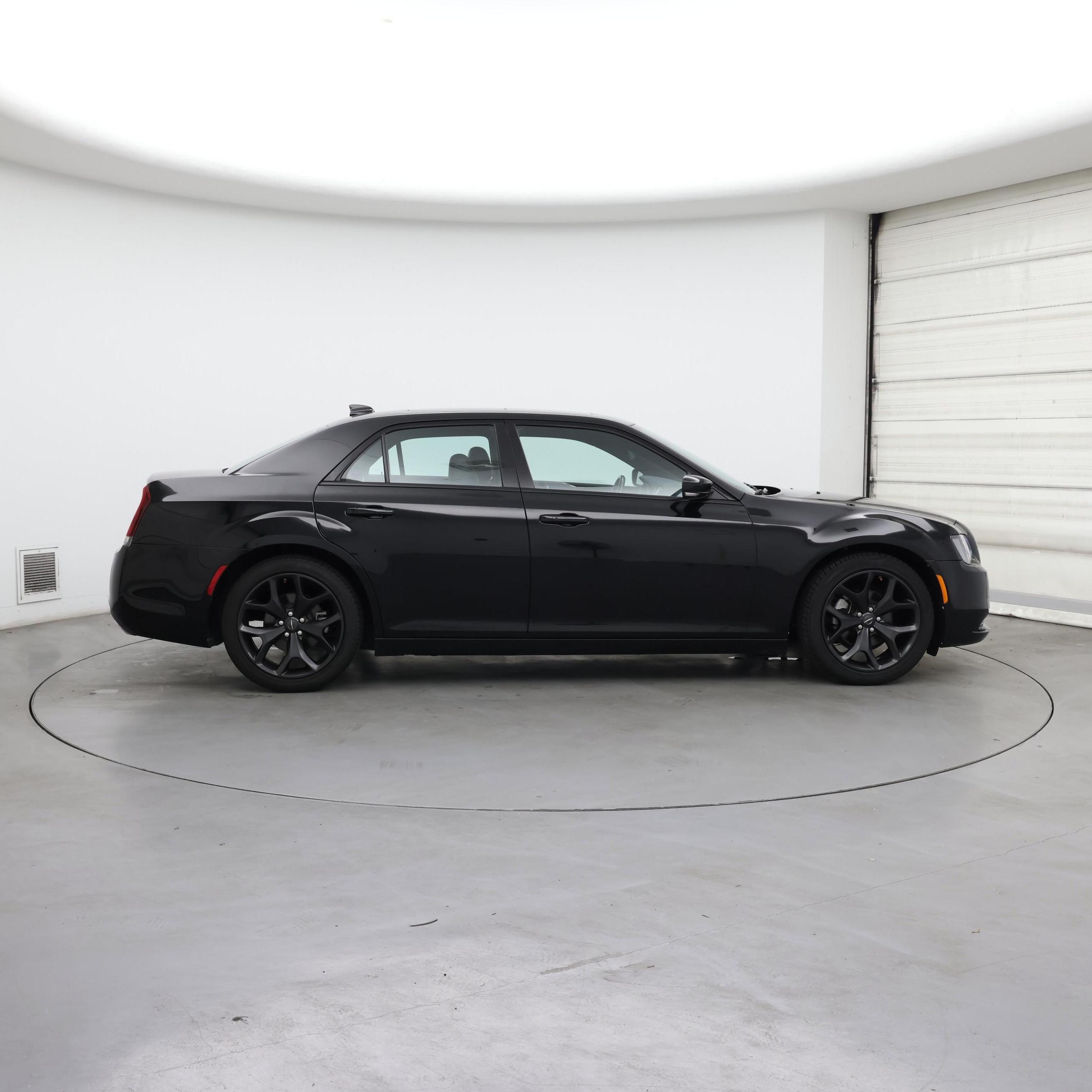 Thumbnail: 2022 Chrysler 300 - 7