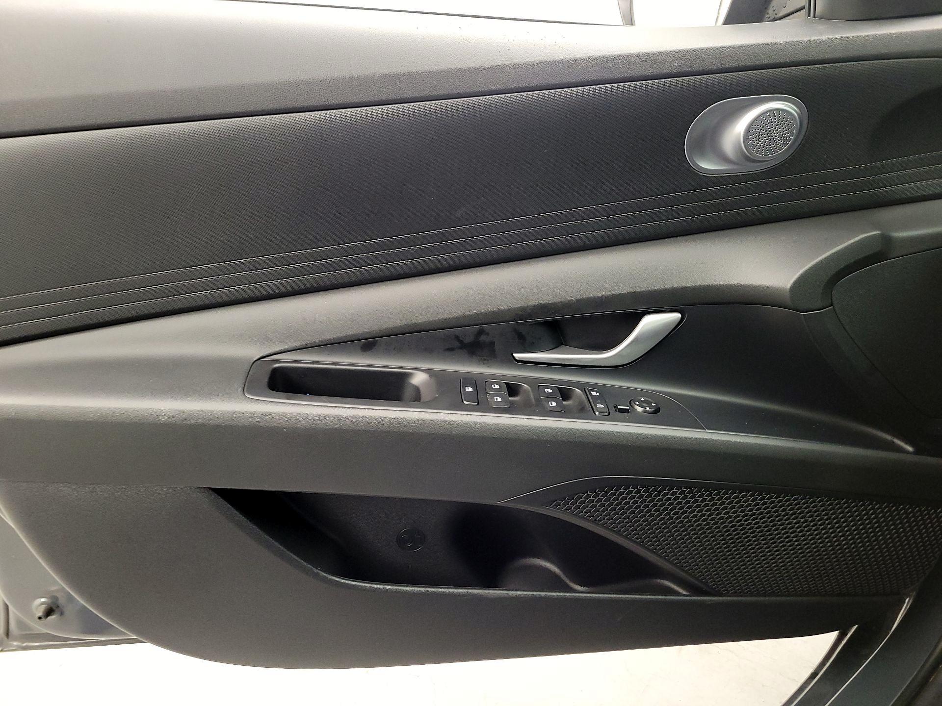 Thumbnail: 2023 Hyundai Elantra - 12