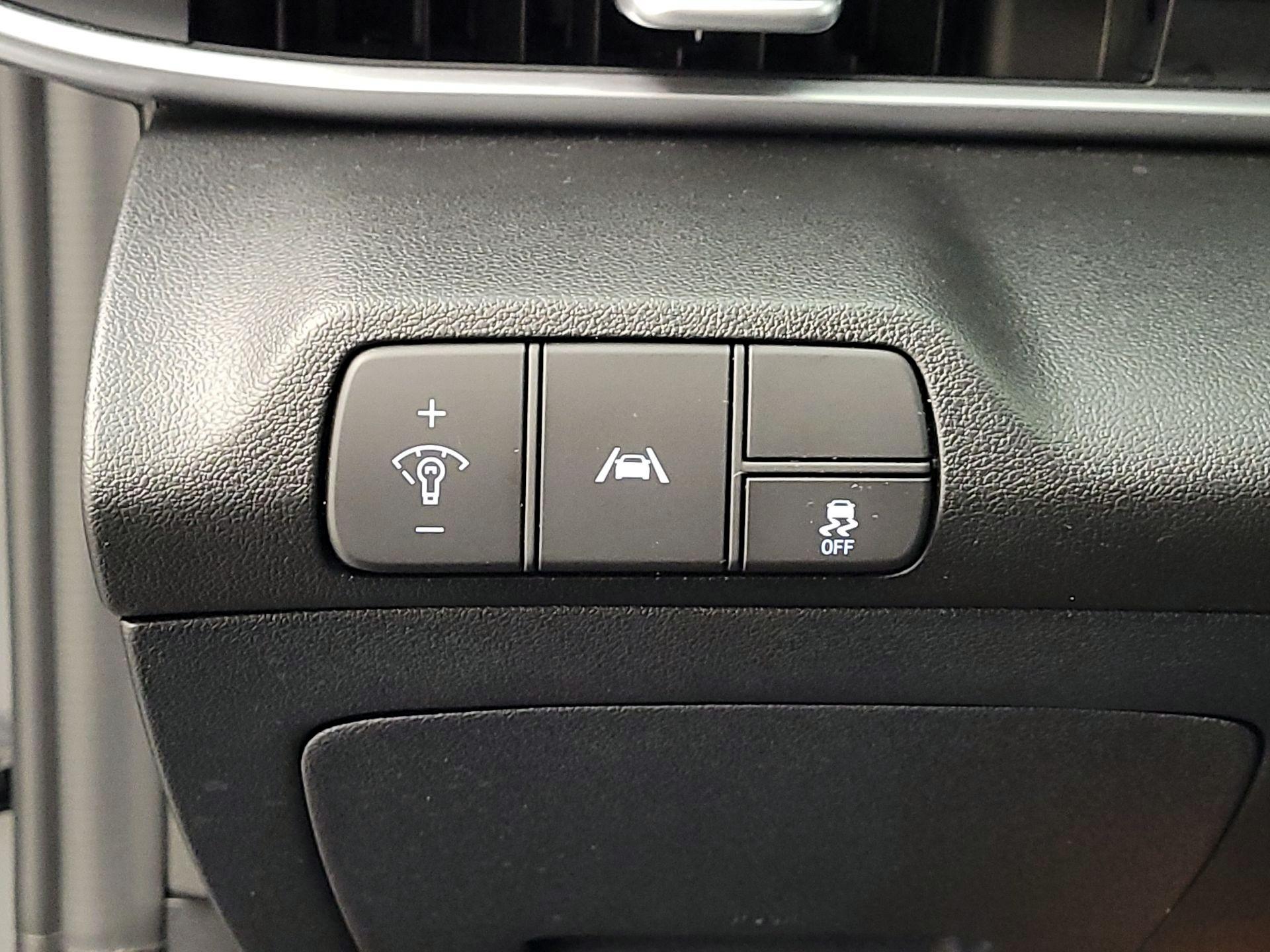 Thumbnail: 2023 Hyundai Elantra - 13