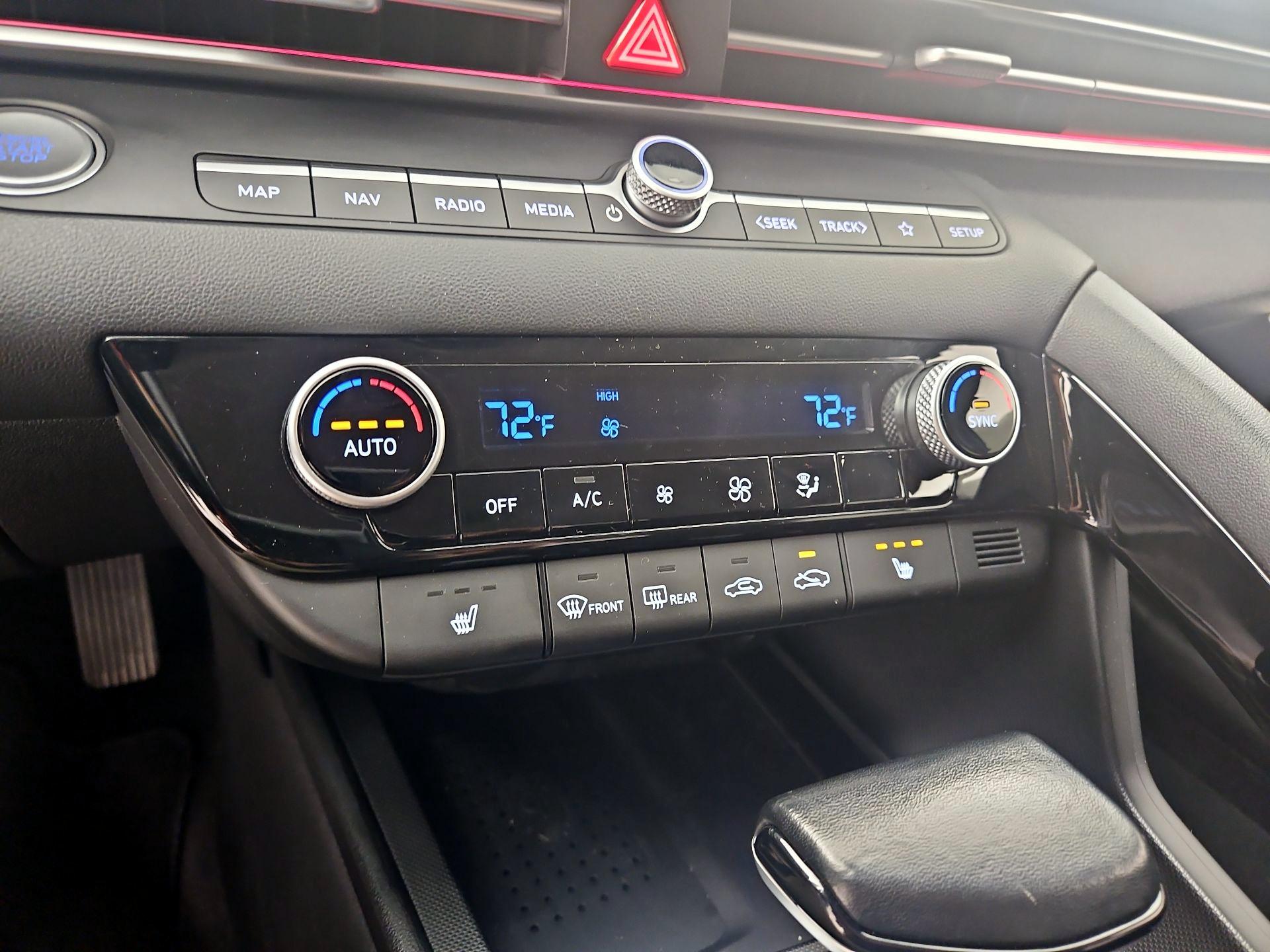 Thumbnail: 2023 Hyundai Elantra - 17