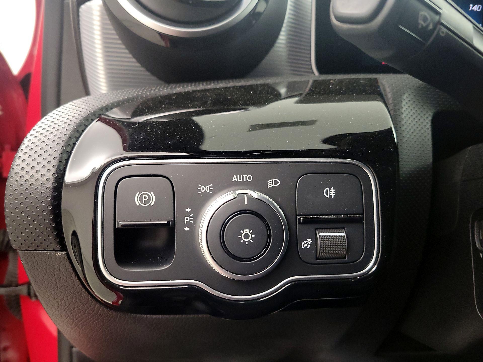 Thumbnail: 2020 Mercedes-Benz A-Class - 13