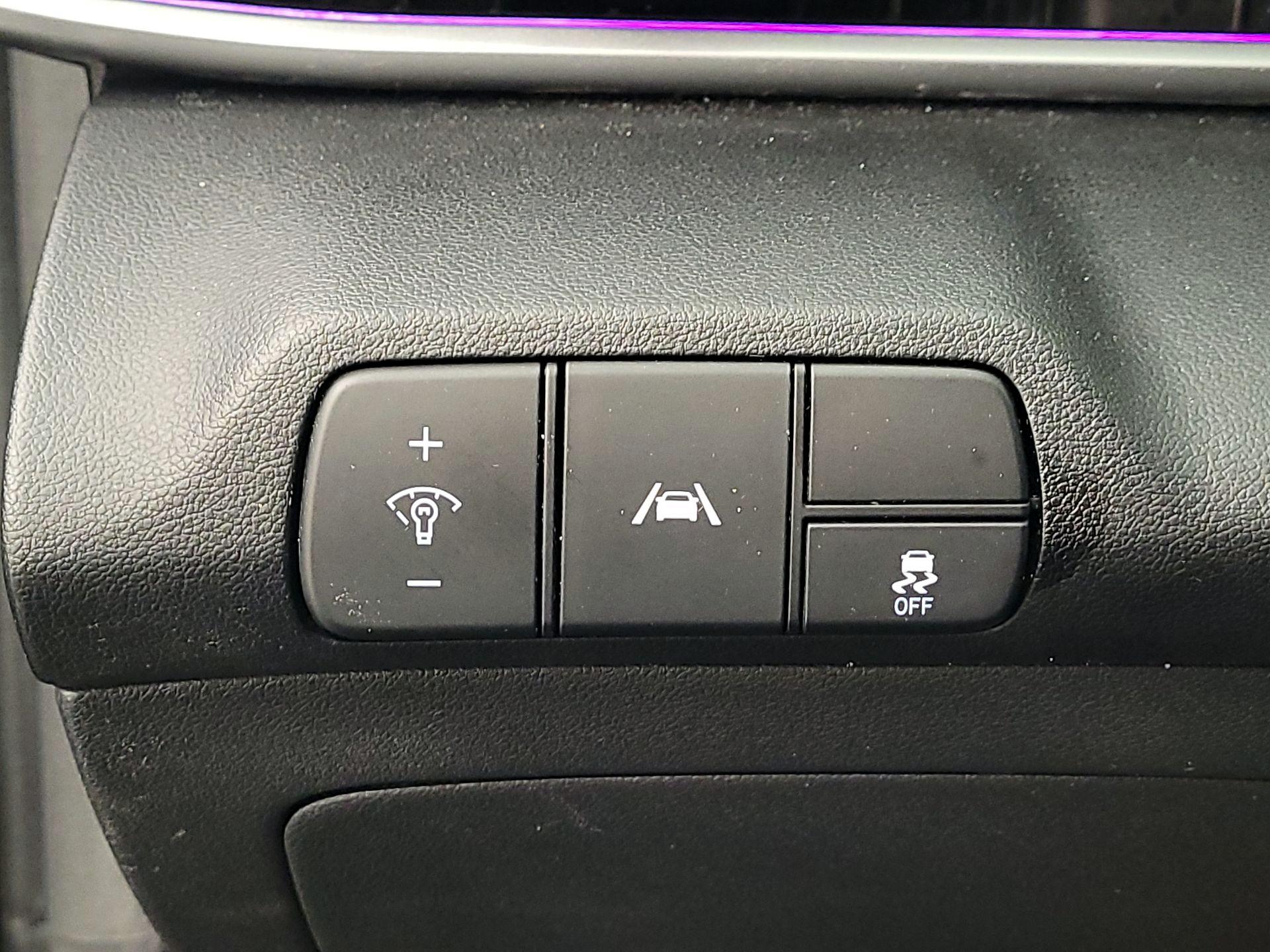 Thumbnail: 2023 Hyundai Elantra - 13