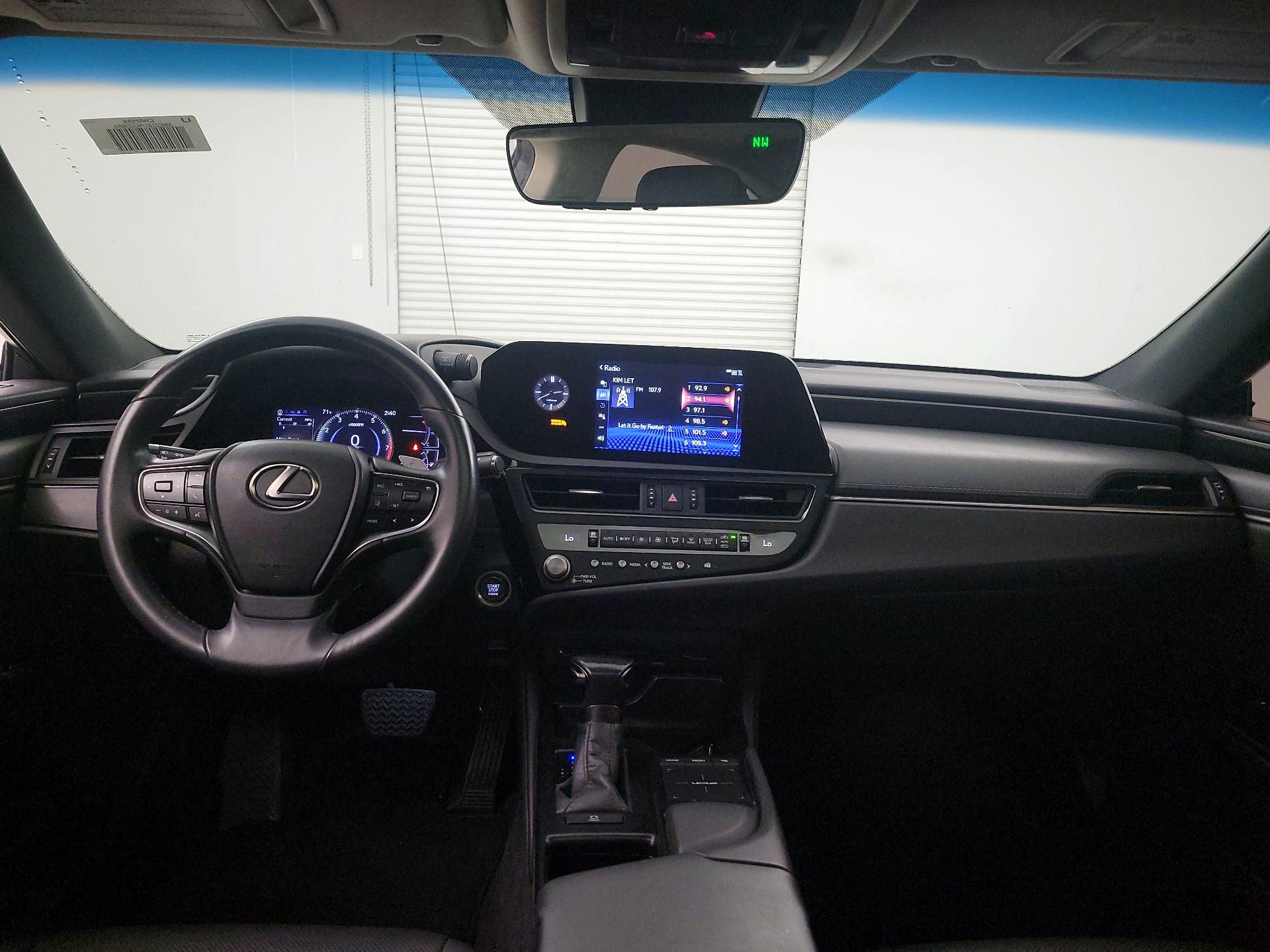 Thumbnail: 2022 Lexus ES - 9