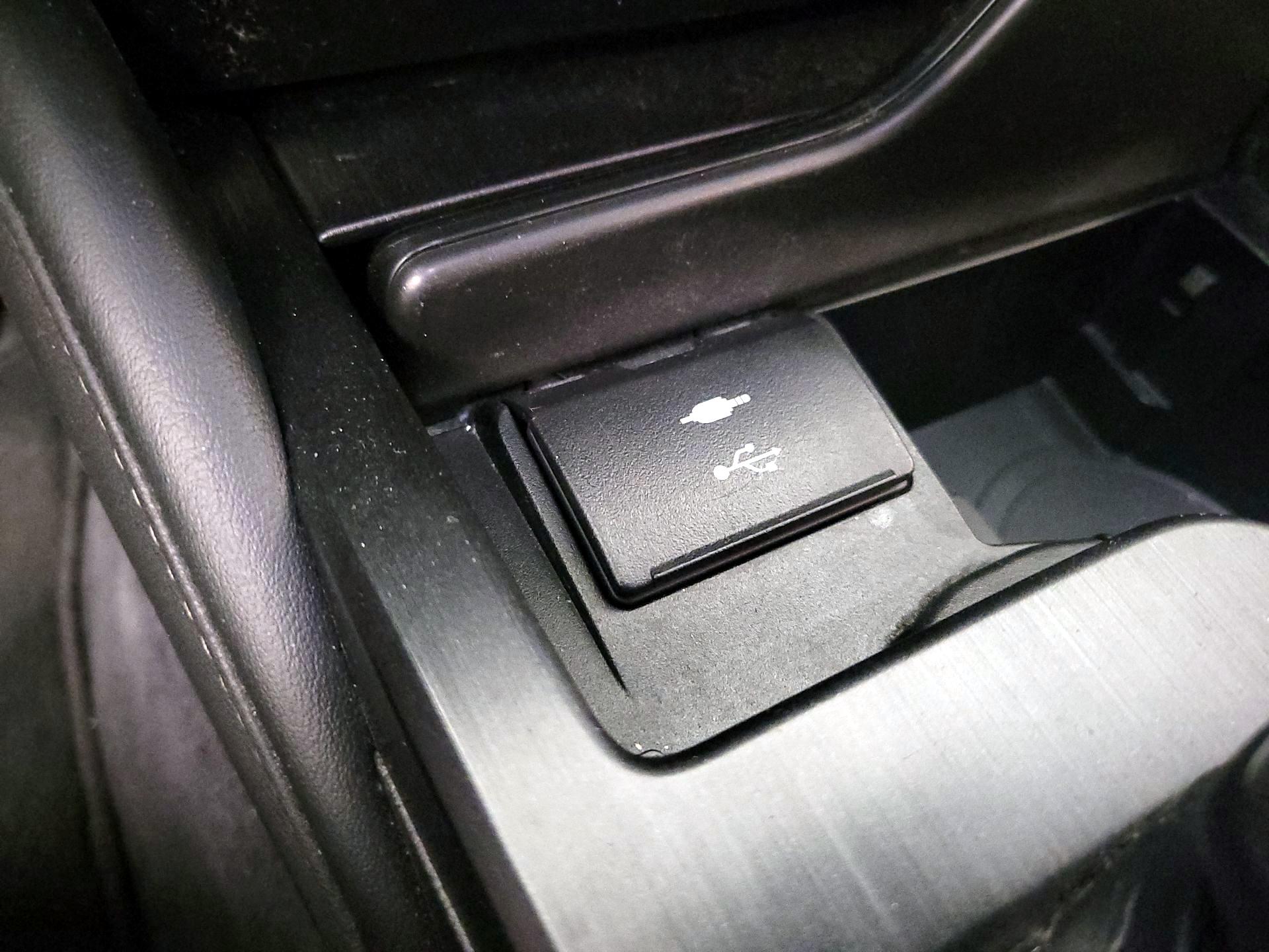 Thumbnail: 2022 Lexus ES - 18