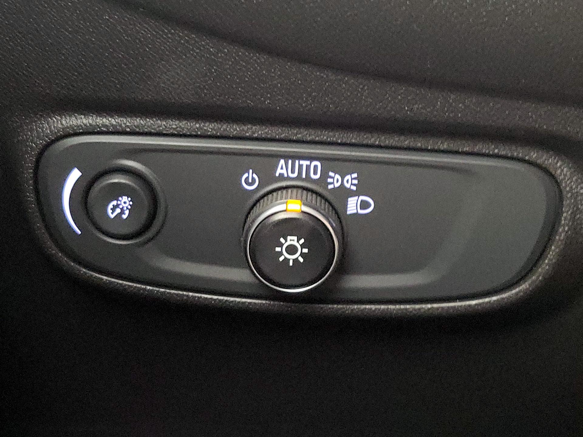 Thumbnail: 2022 Chevrolet Equinox - 13