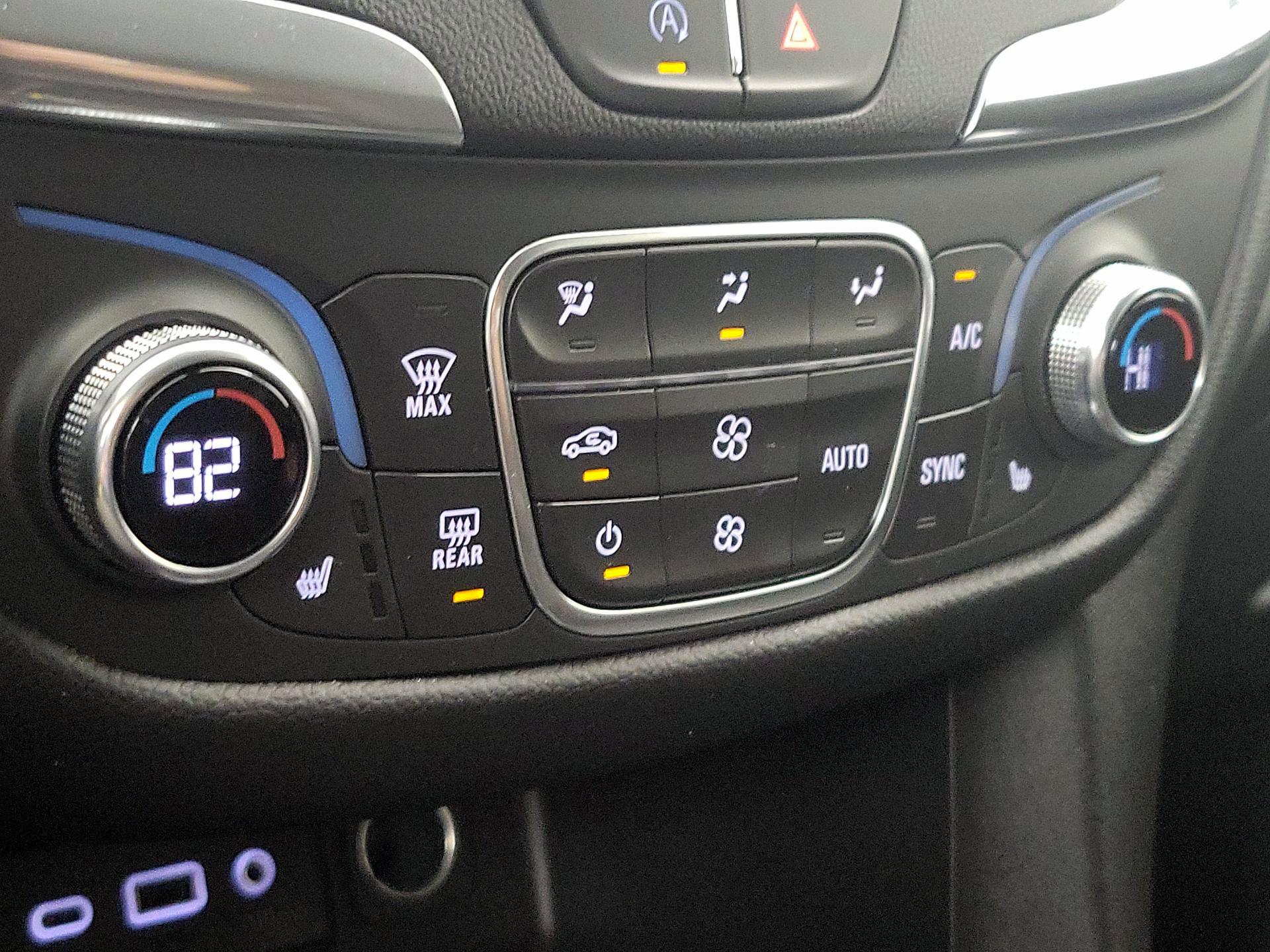 Thumbnail: 2022 Chevrolet Equinox - 16