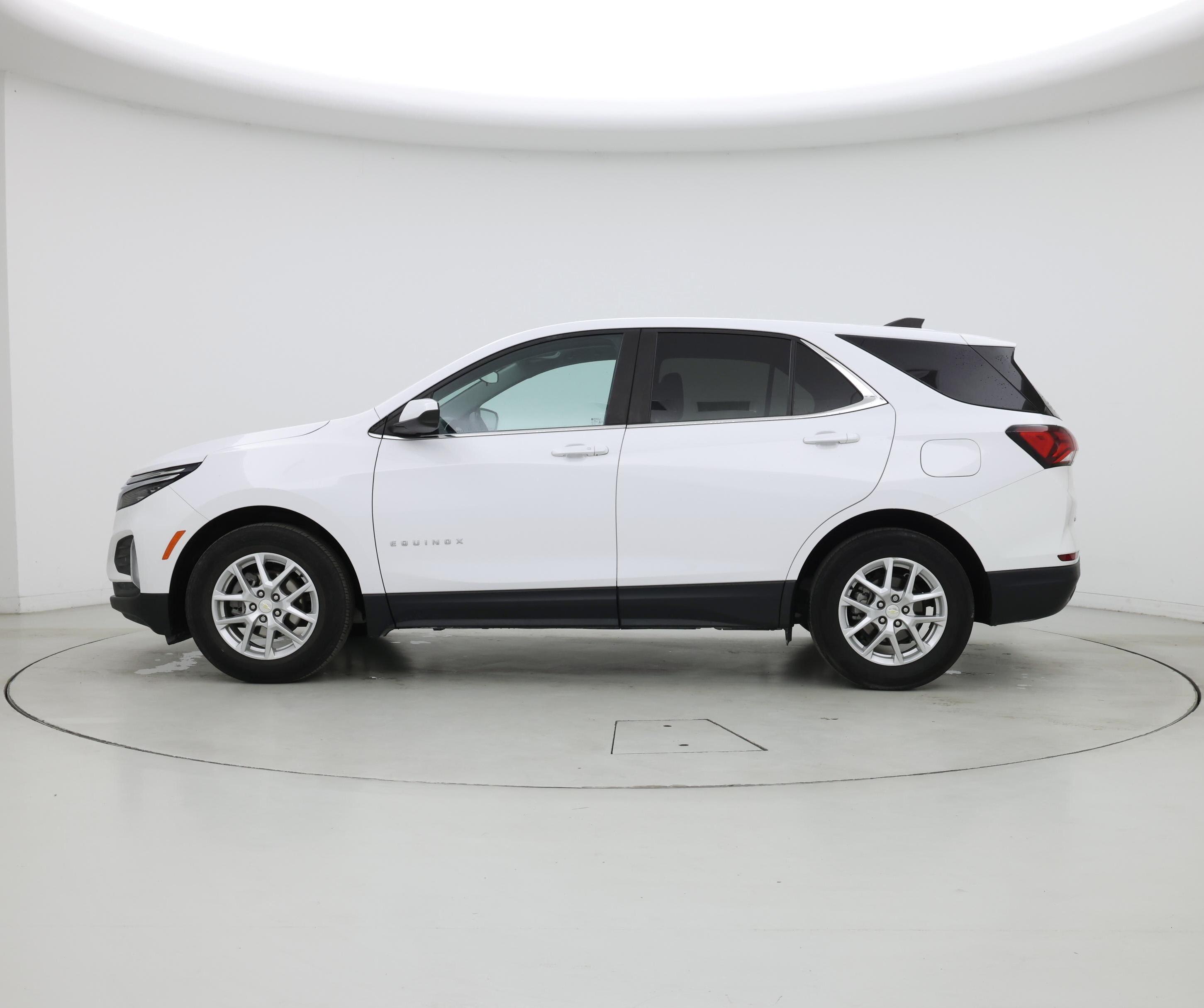 Thumbnail: 2022 Chevrolet Equinox - 3