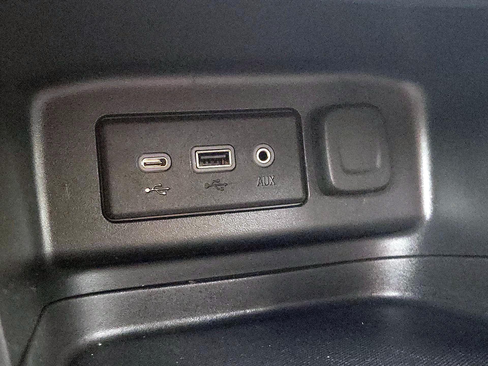 Thumbnail: 2023 Chevrolet Equinox - 18