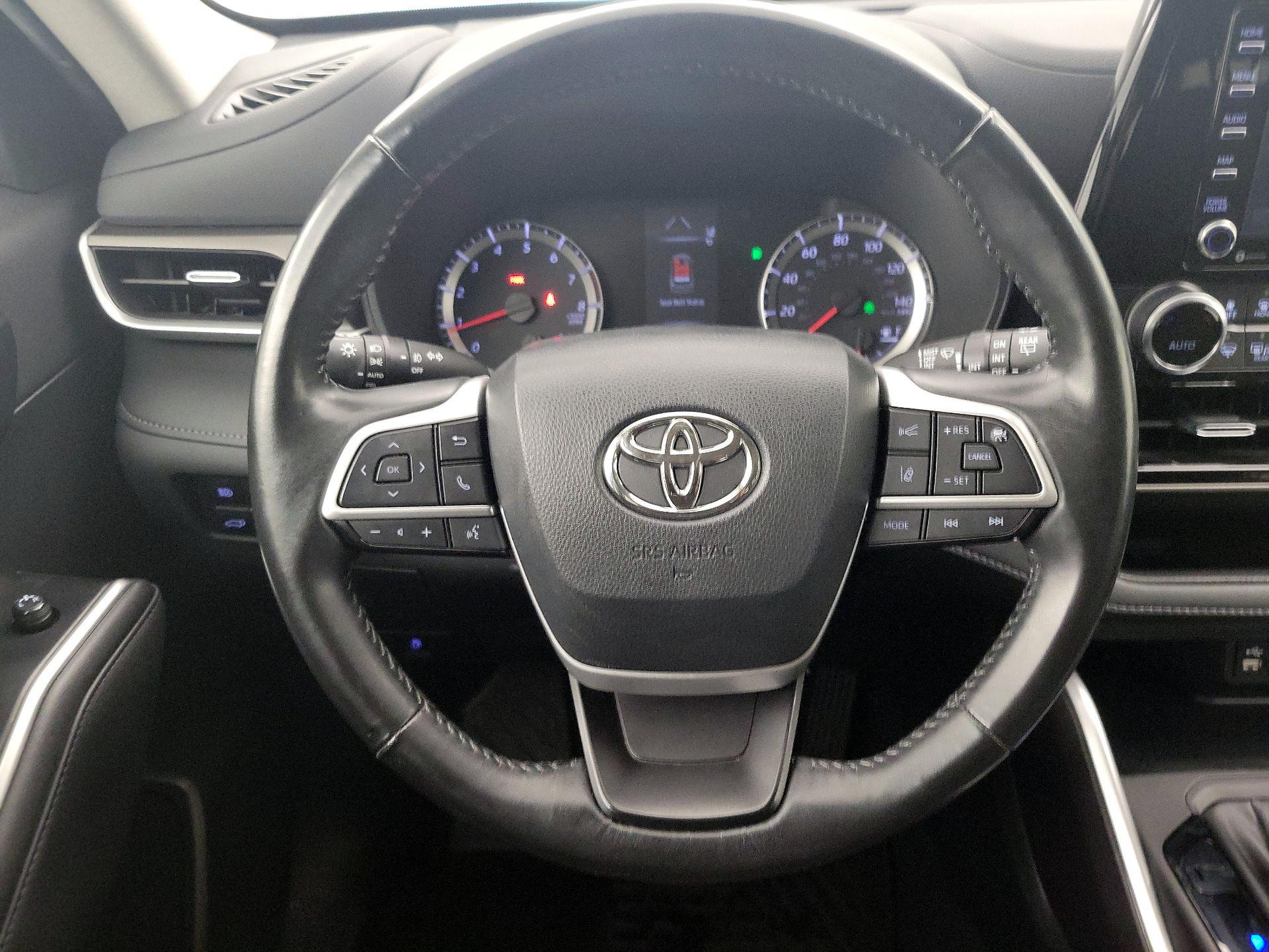 Thumbnail: 2022 Toyota Highlander - 10