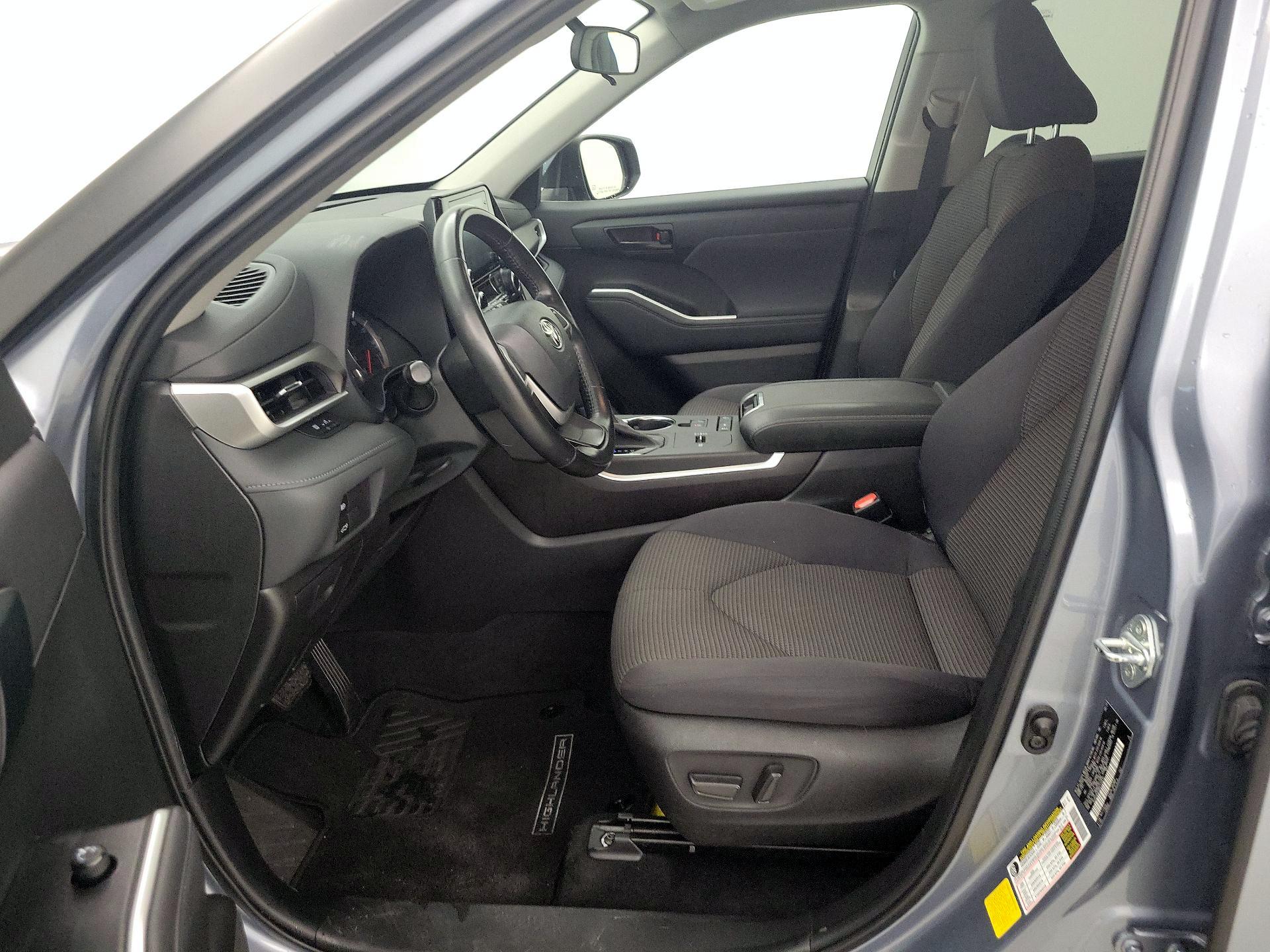 Thumbnail: 2022 Toyota Highlander - 11