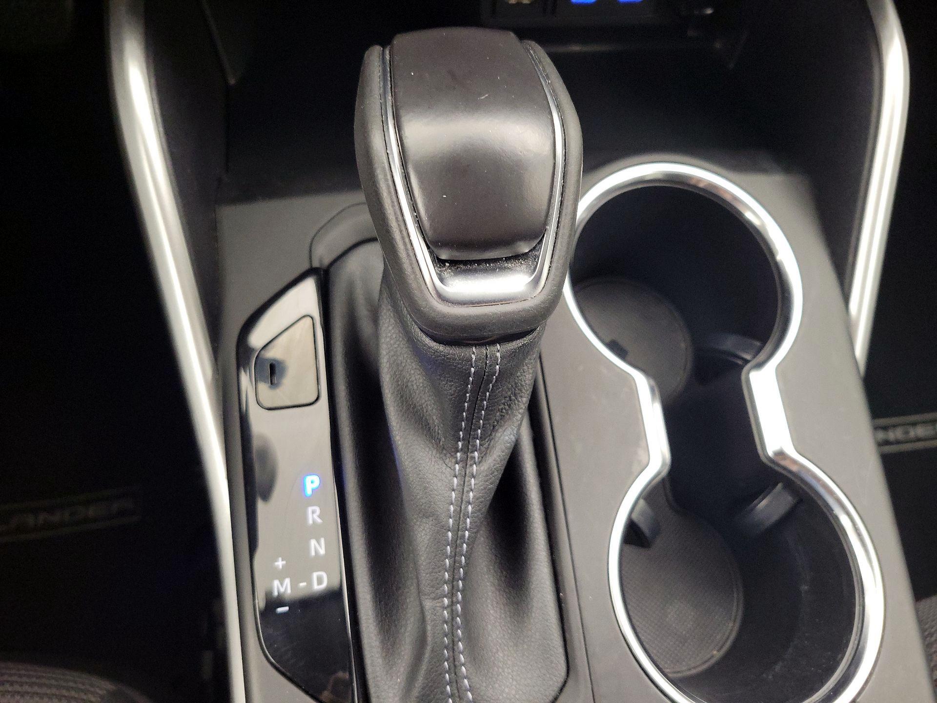 Thumbnail: 2022 Toyota Highlander - 17