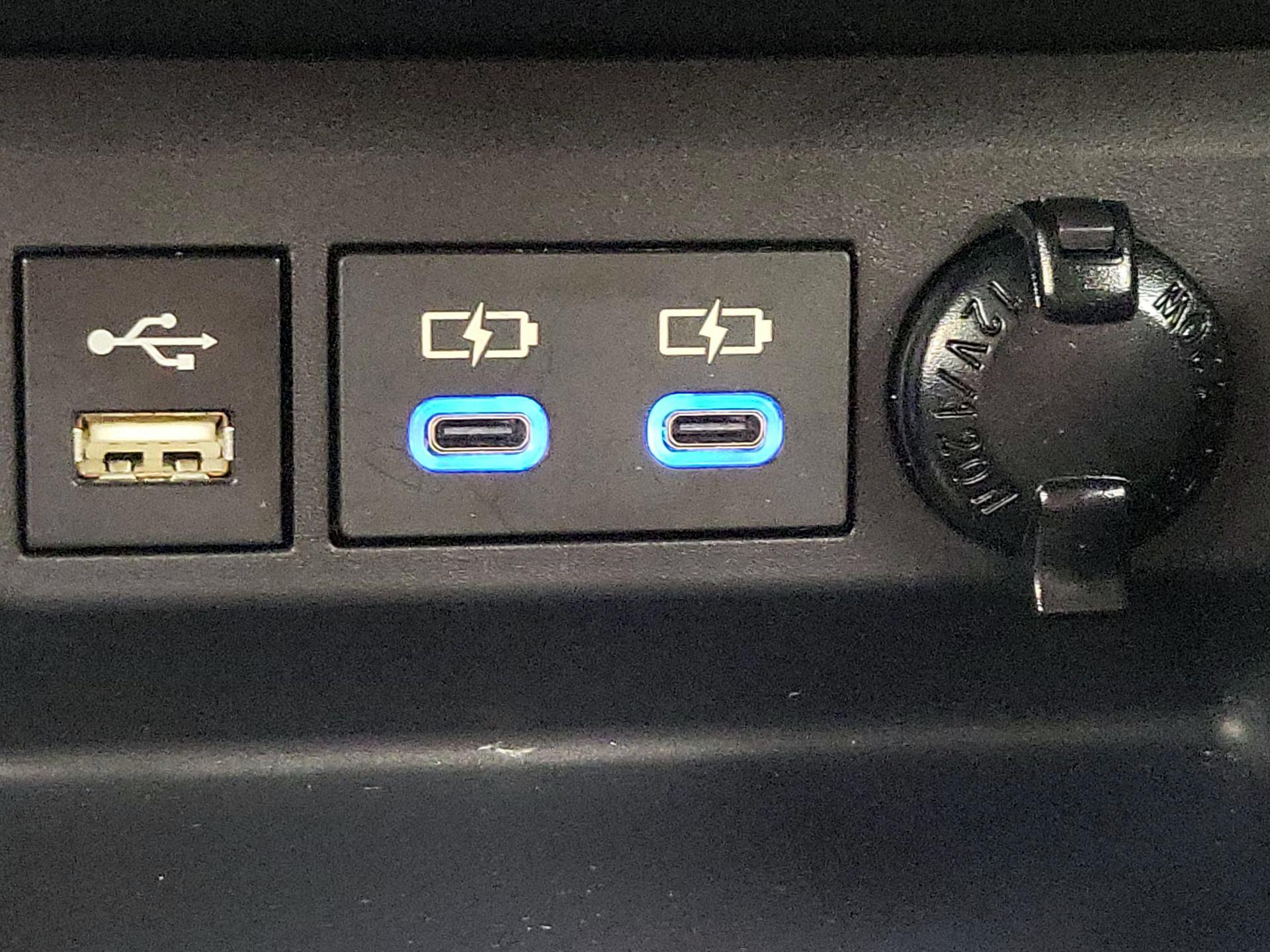 Thumbnail: 2022 Toyota Highlander - 18