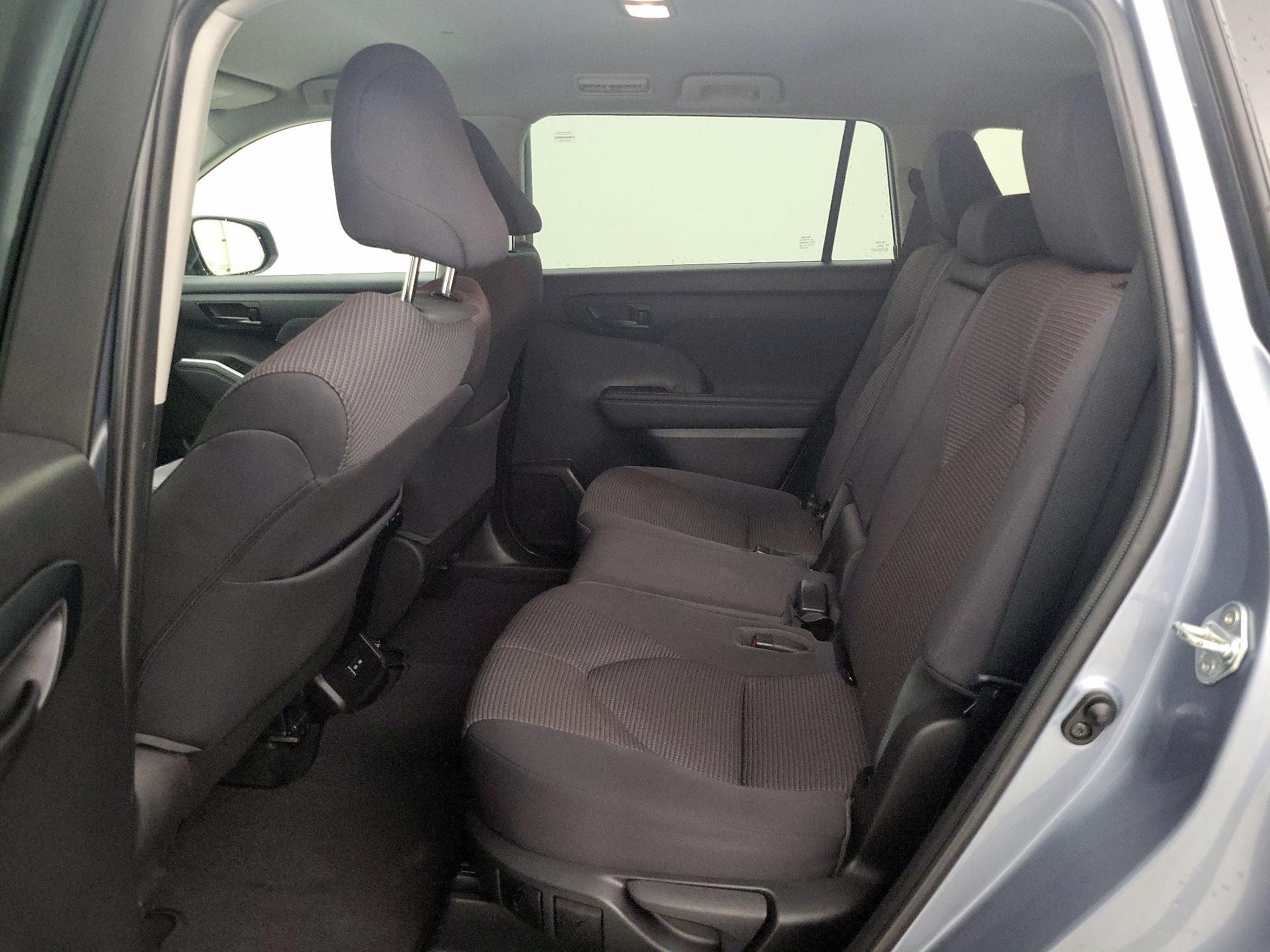 Thumbnail: 2022 Toyota Highlander - 19