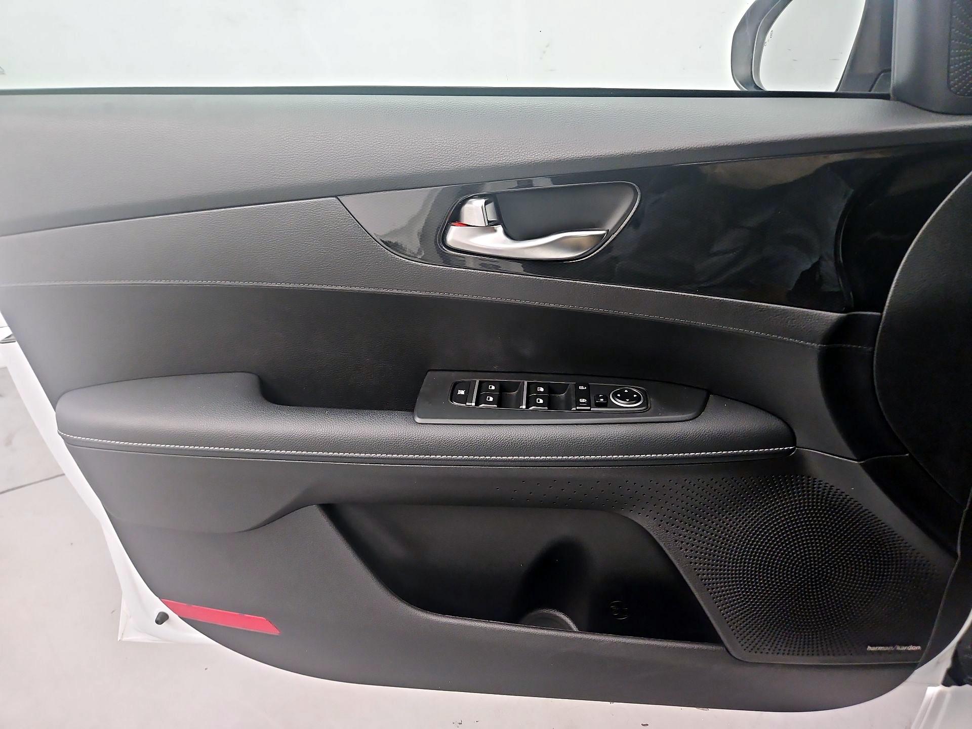 Thumbnail: 2023 Kia Forte - 12