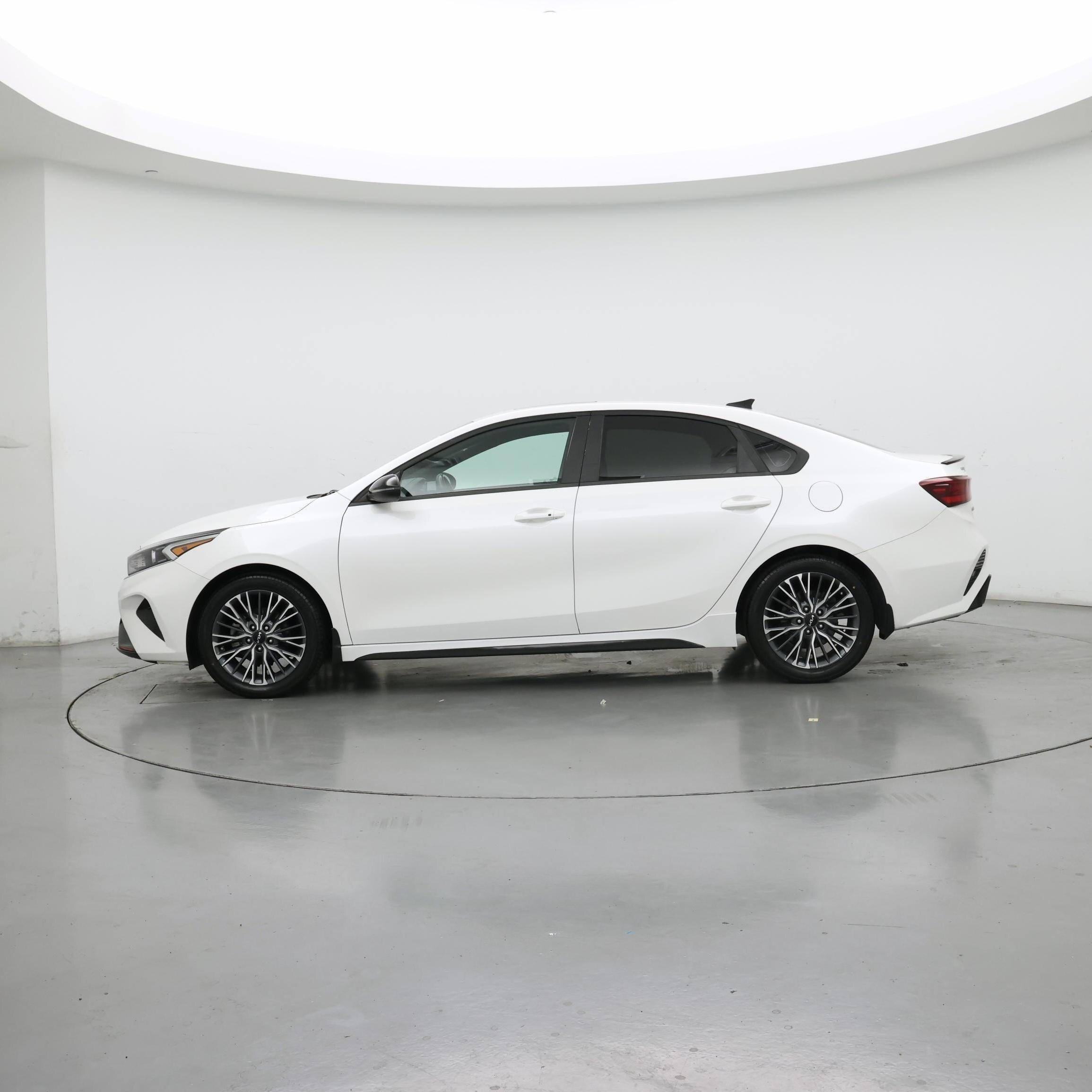 Thumbnail: 2023 Kia Forte - 3