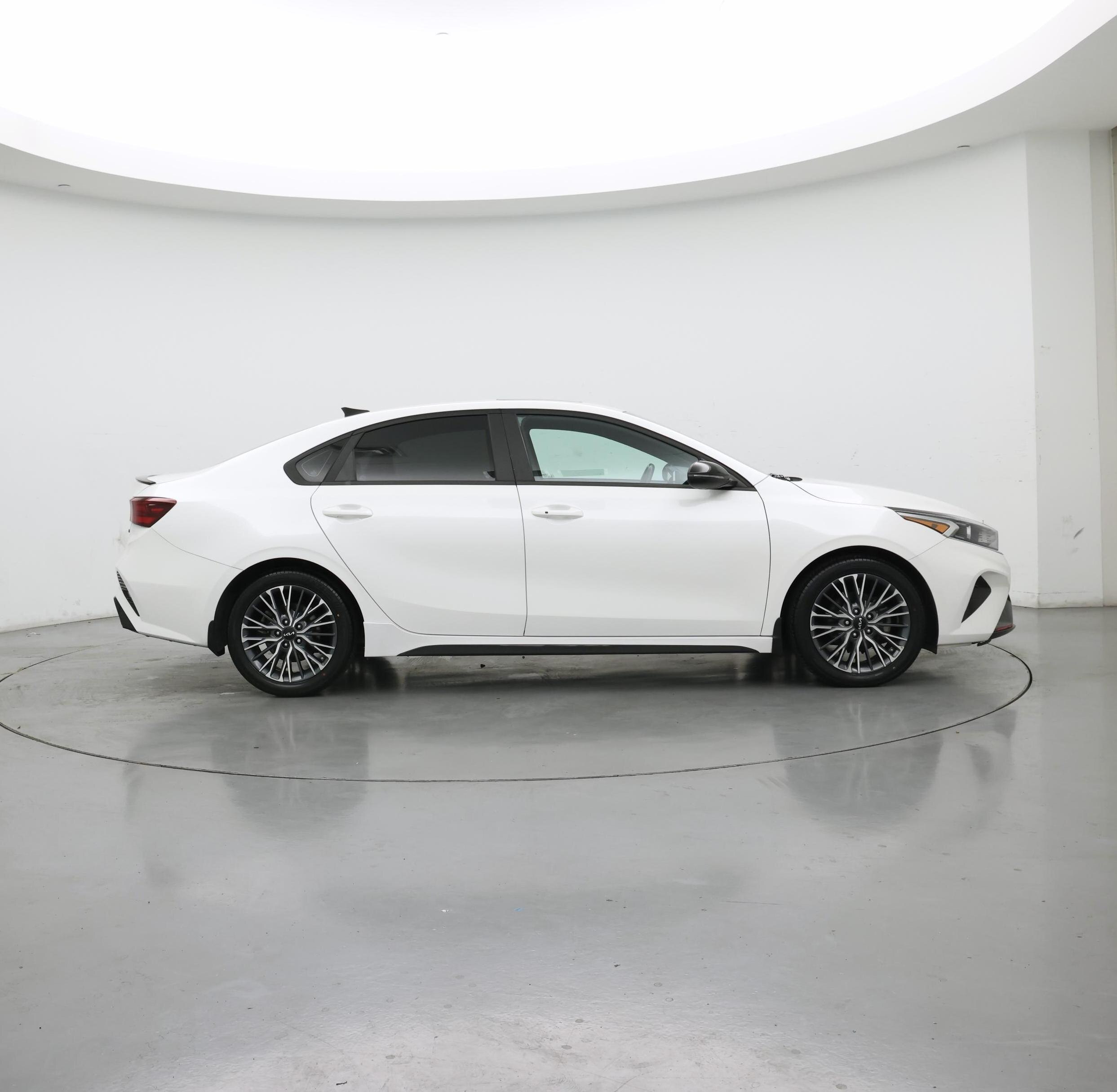 Thumbnail: 2023 Kia Forte - 7