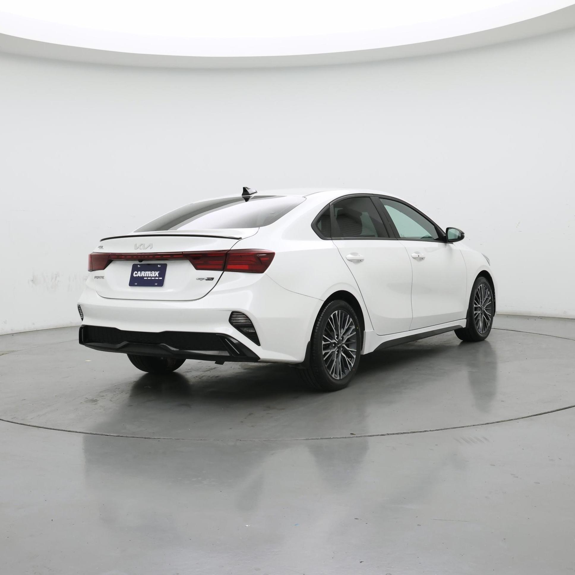 Thumbnail: 2023 Kia Forte - 8