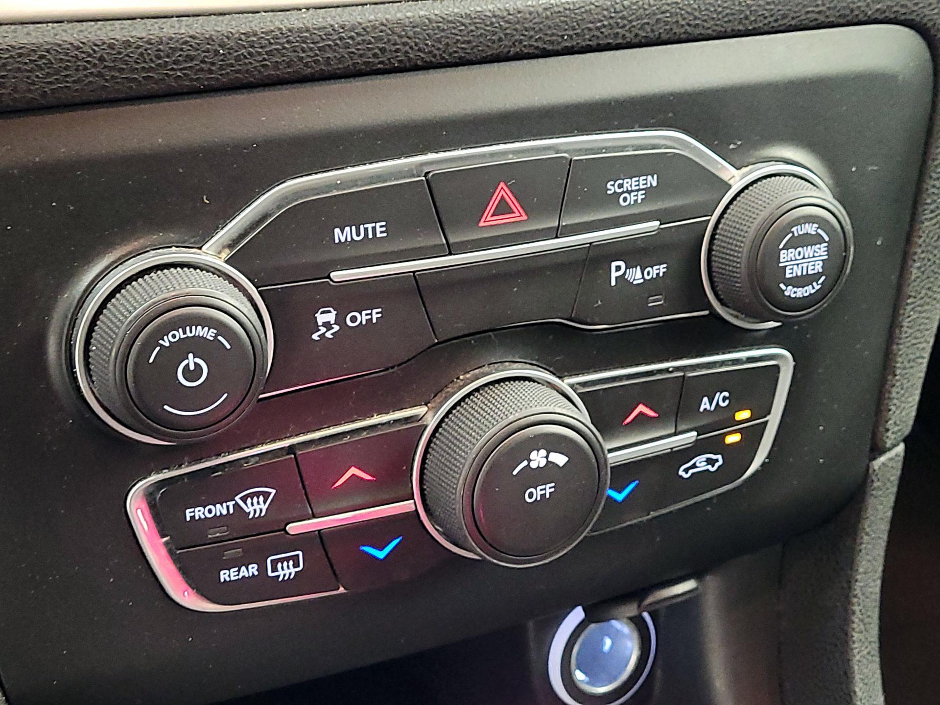 Thumbnail: 2022 Dodge Charger - 16