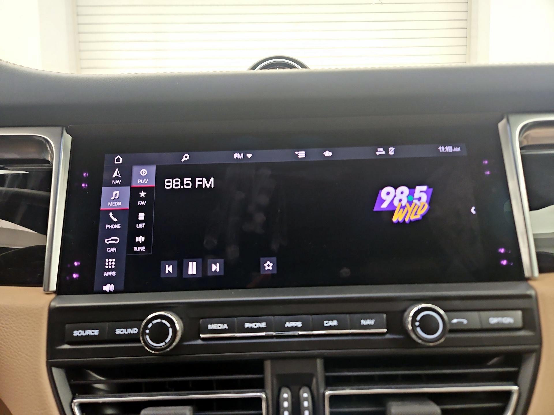 Thumbnail: 2021 Porsche Macan - 15