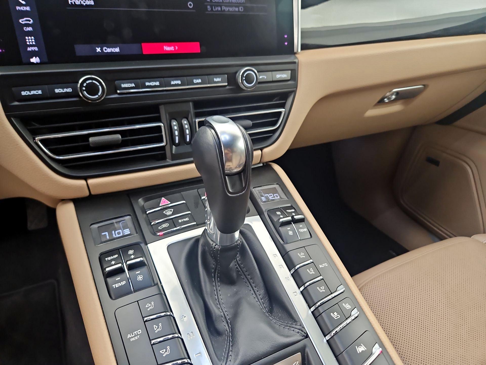 Thumbnail: 2021 Porsche Macan - 17