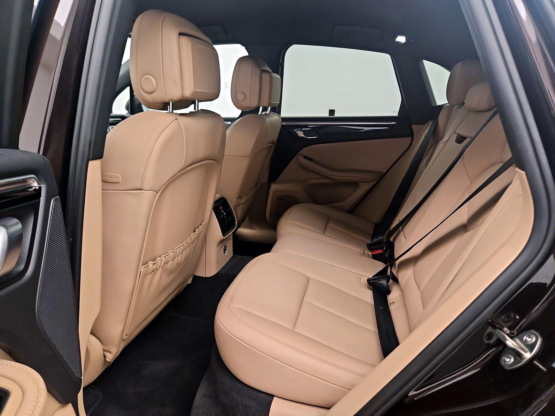 Thumbnail: 2021 Porsche Macan - 19