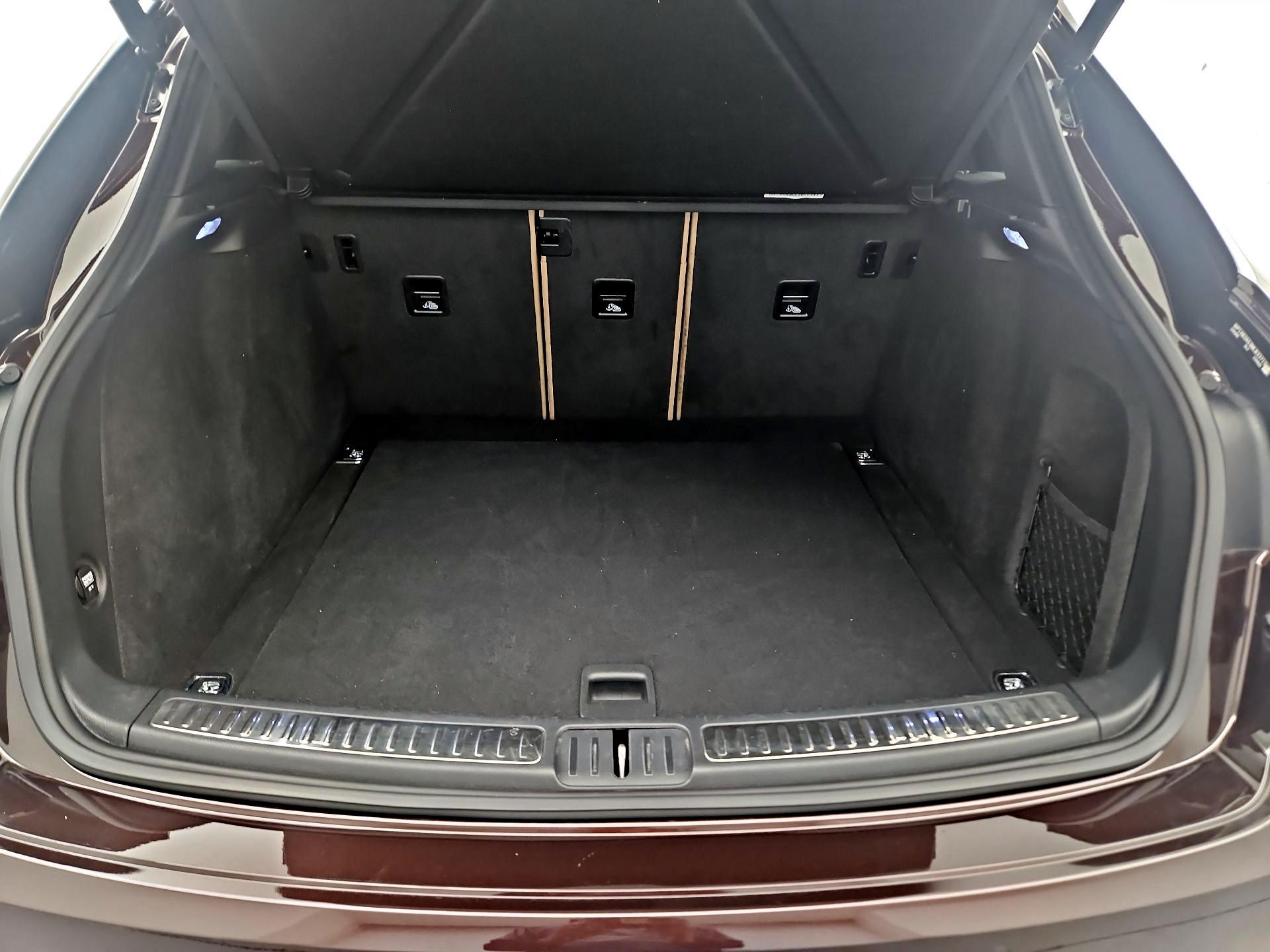 Thumbnail: 2021 Porsche Macan - 20