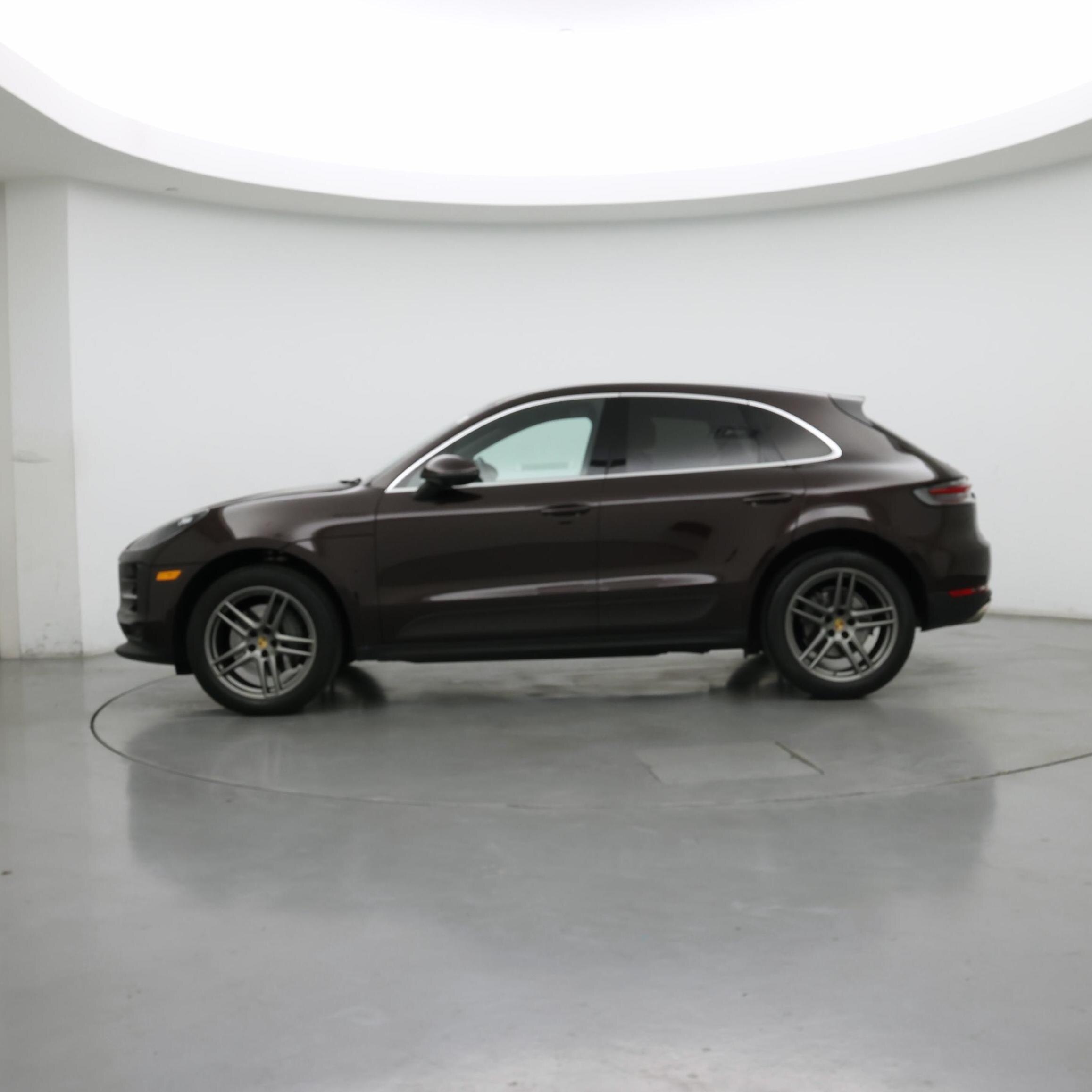 Thumbnail: 2021 Porsche Macan - 3