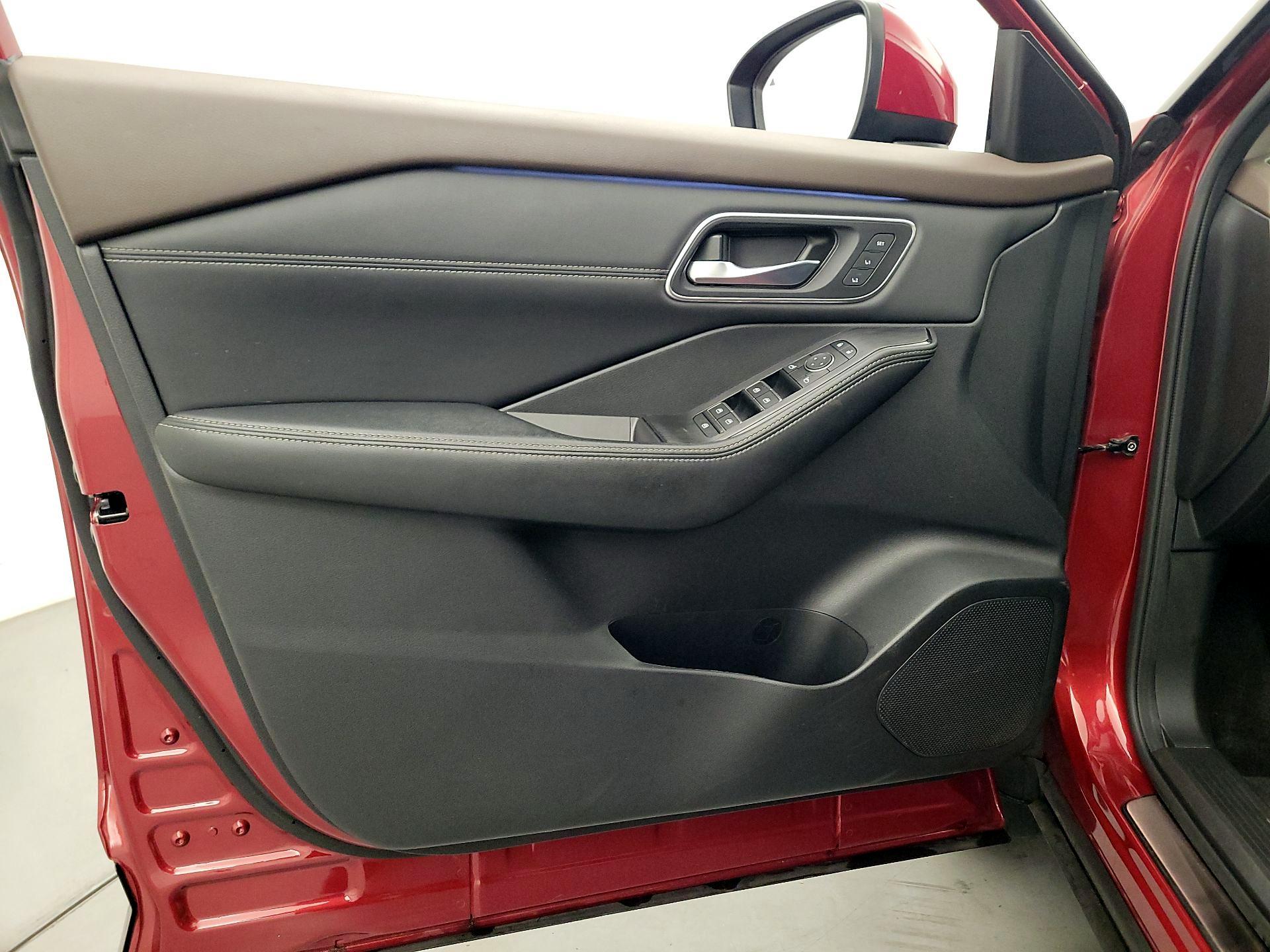 Thumbnail: 2023 Nissan Rogue - 12