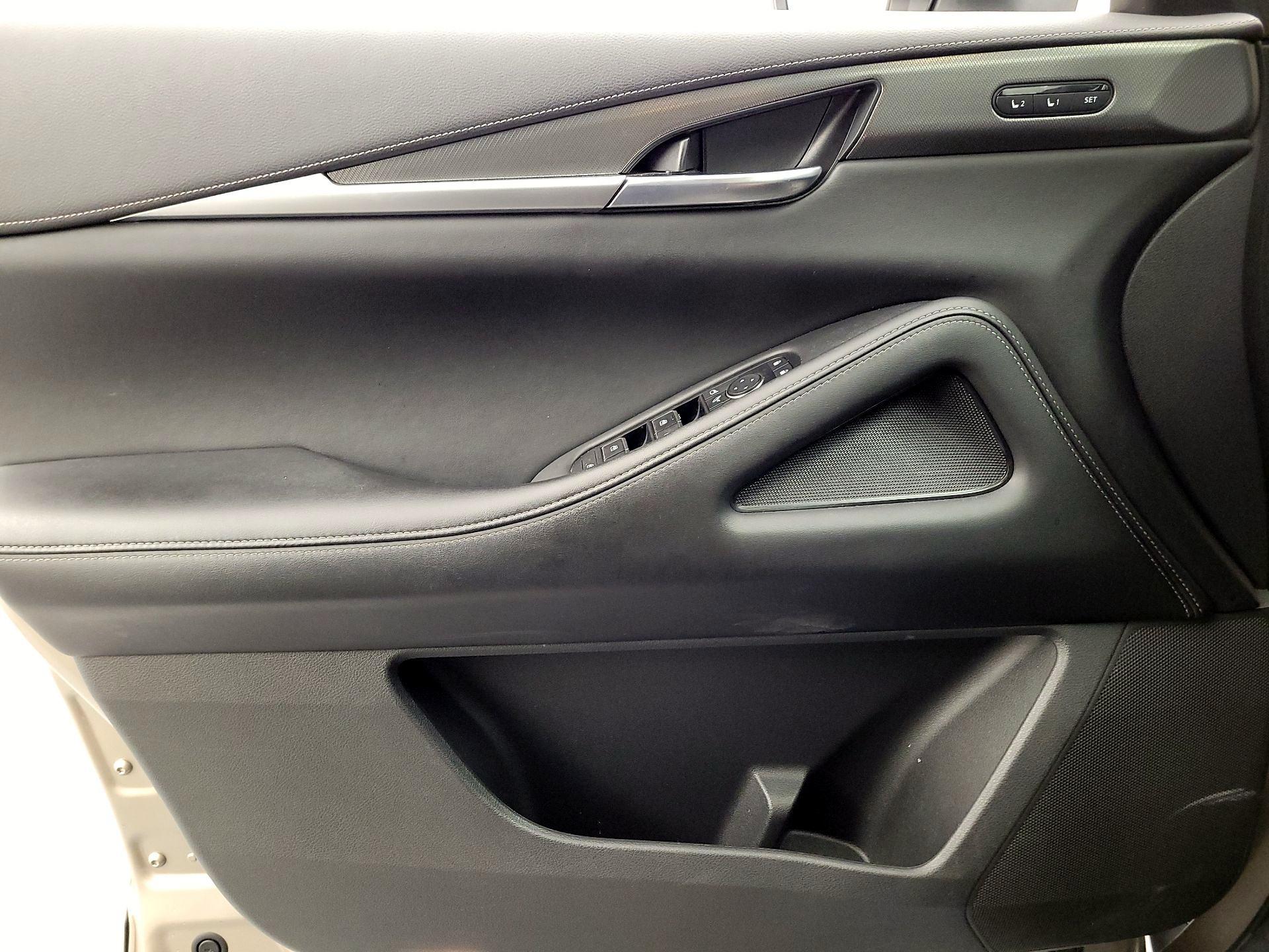 Thumbnail: 2023 INFINITI QX60 - 12