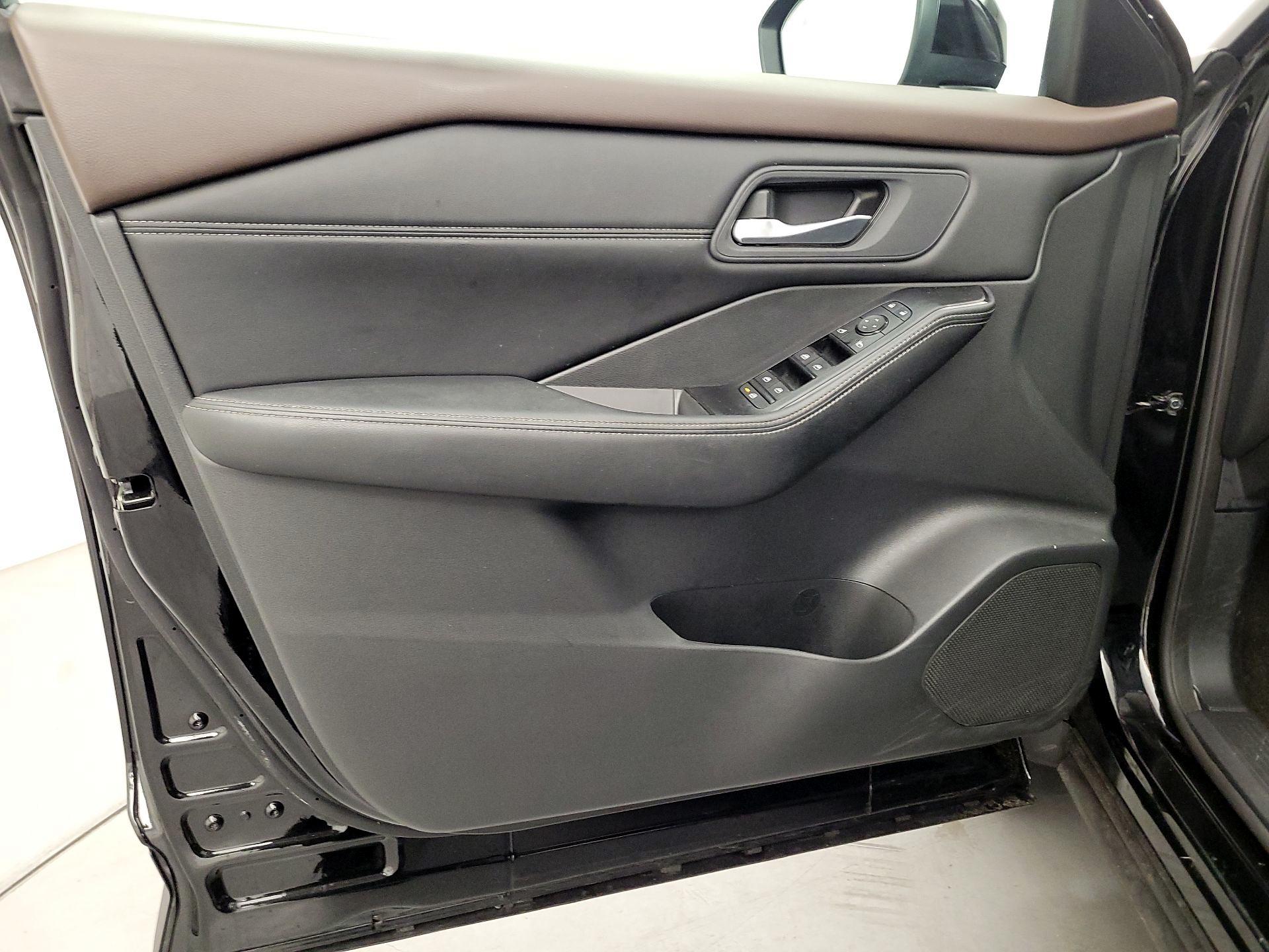 Thumbnail: 2023 Nissan Rogue - 12