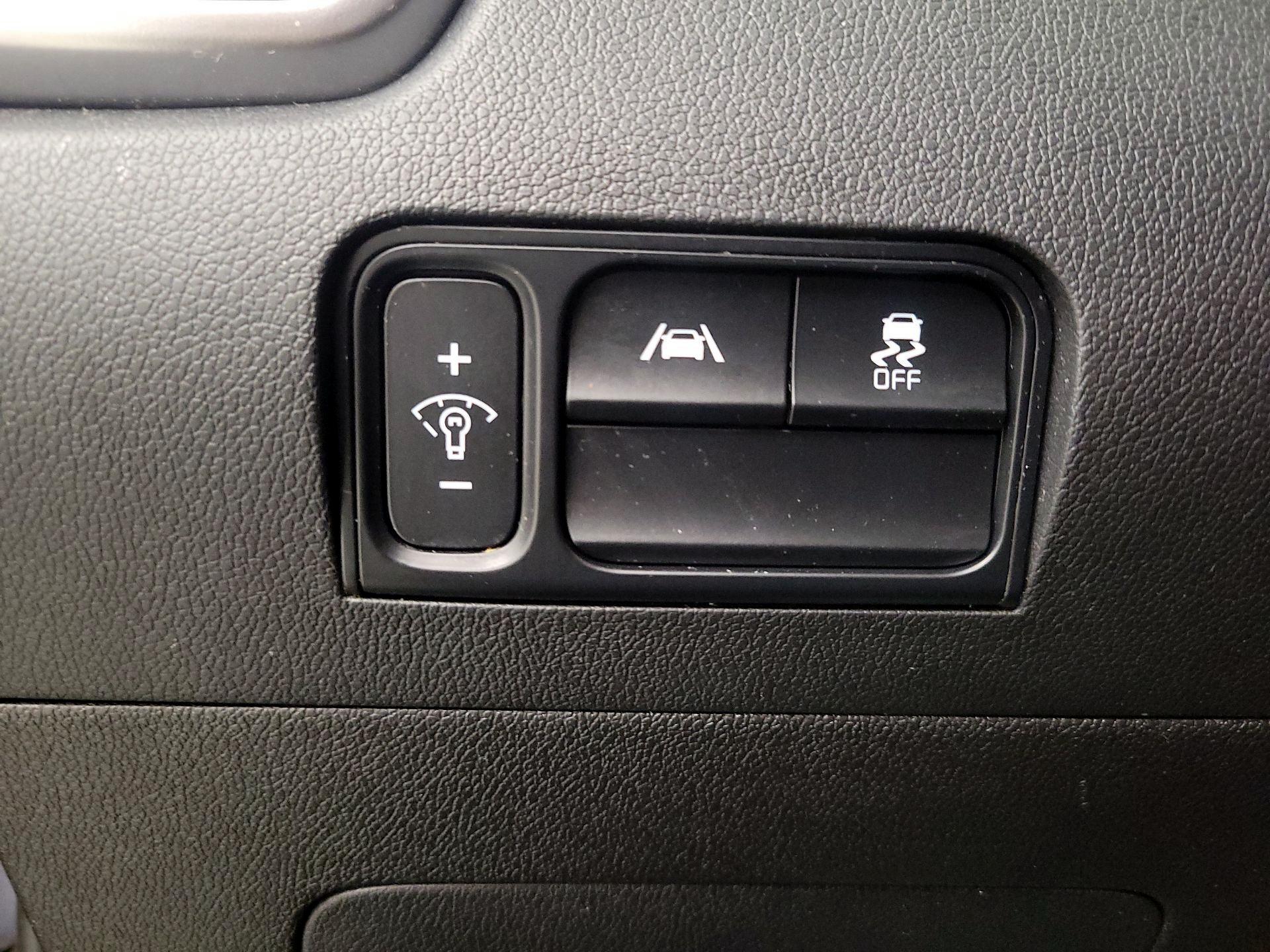 Thumbnail: 2022 Kia Sorento - 13