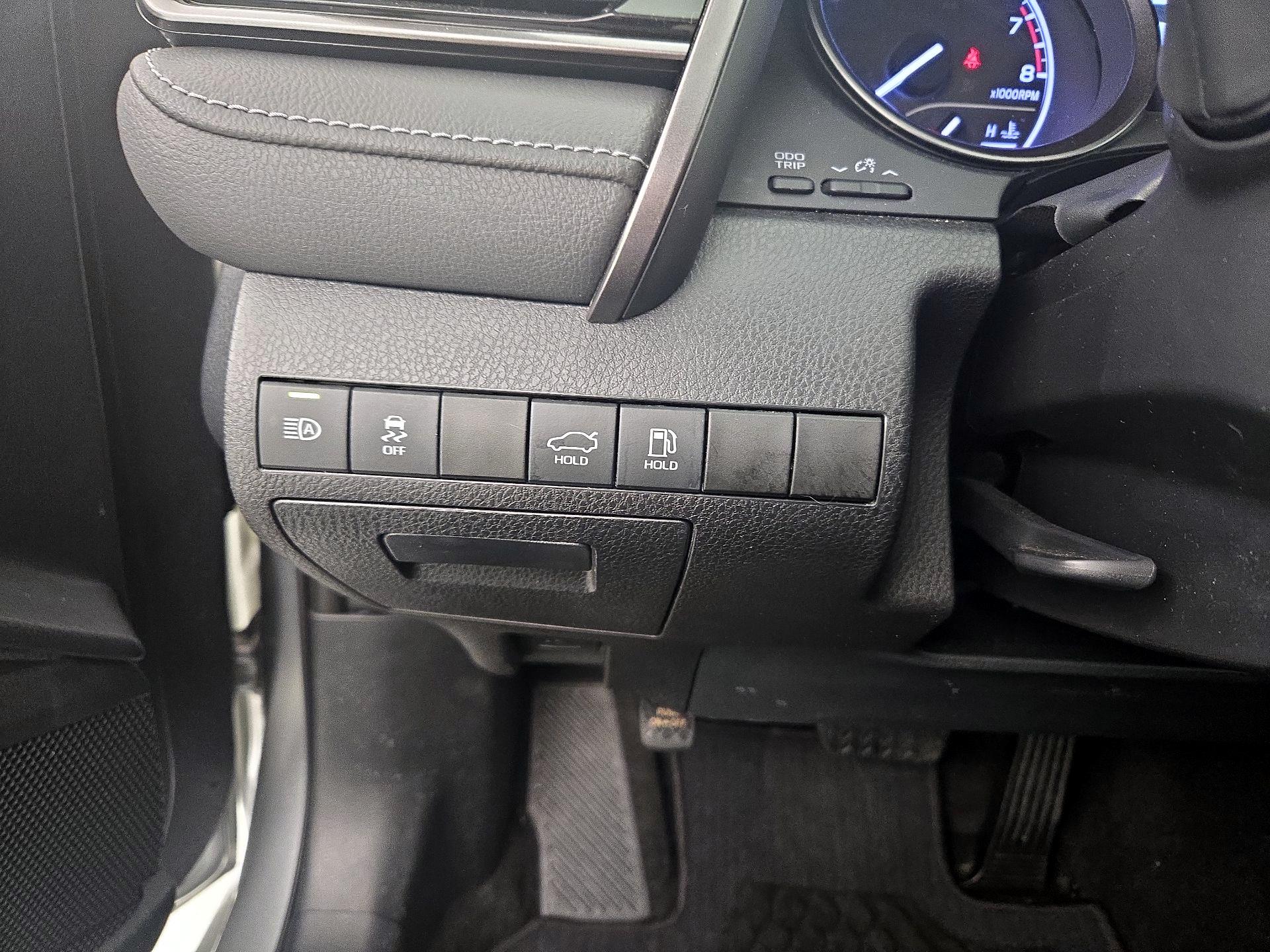 Thumbnail: 2022 Toyota Camry - 13