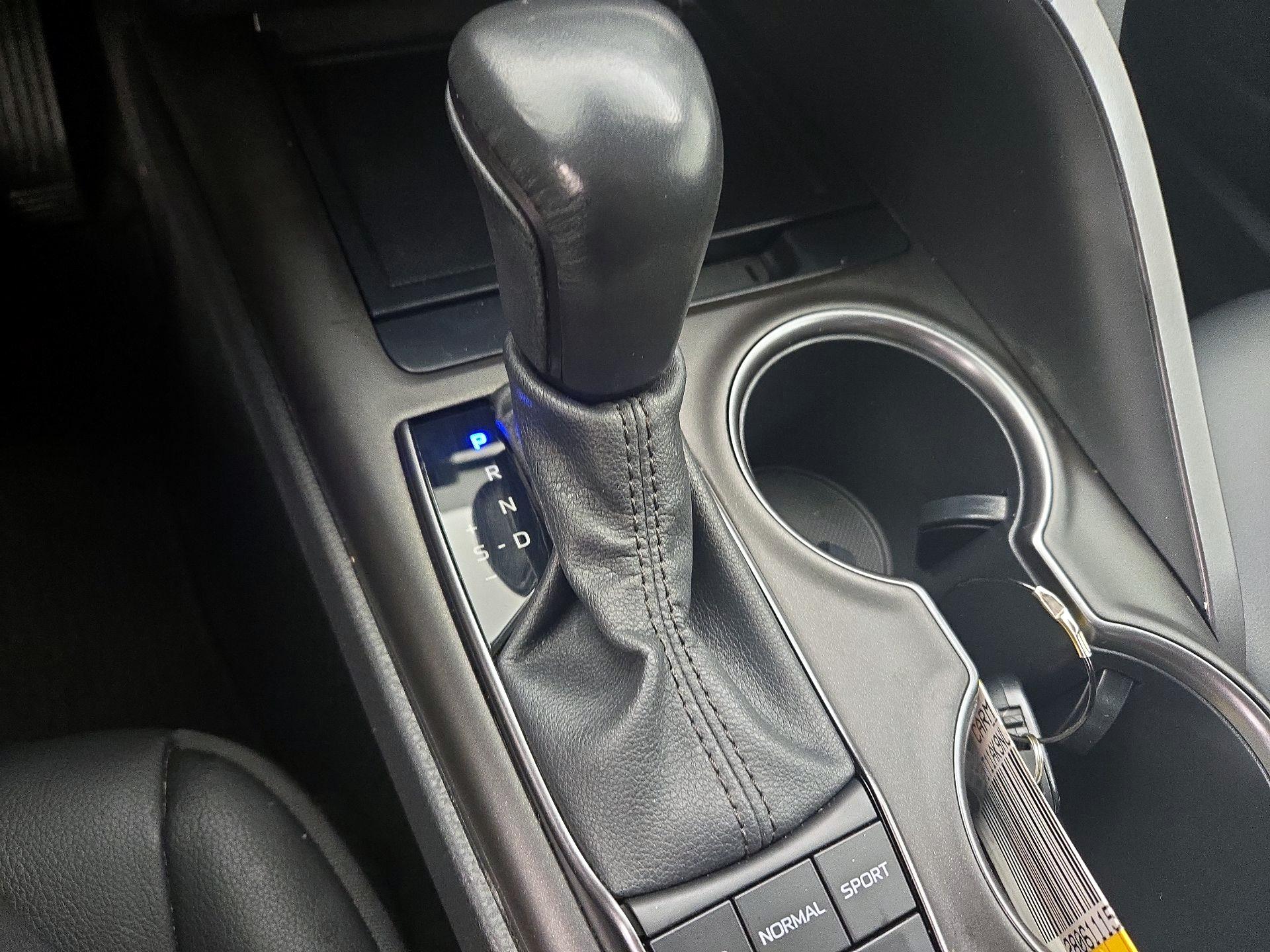 Thumbnail: 2022 Toyota Camry - 17